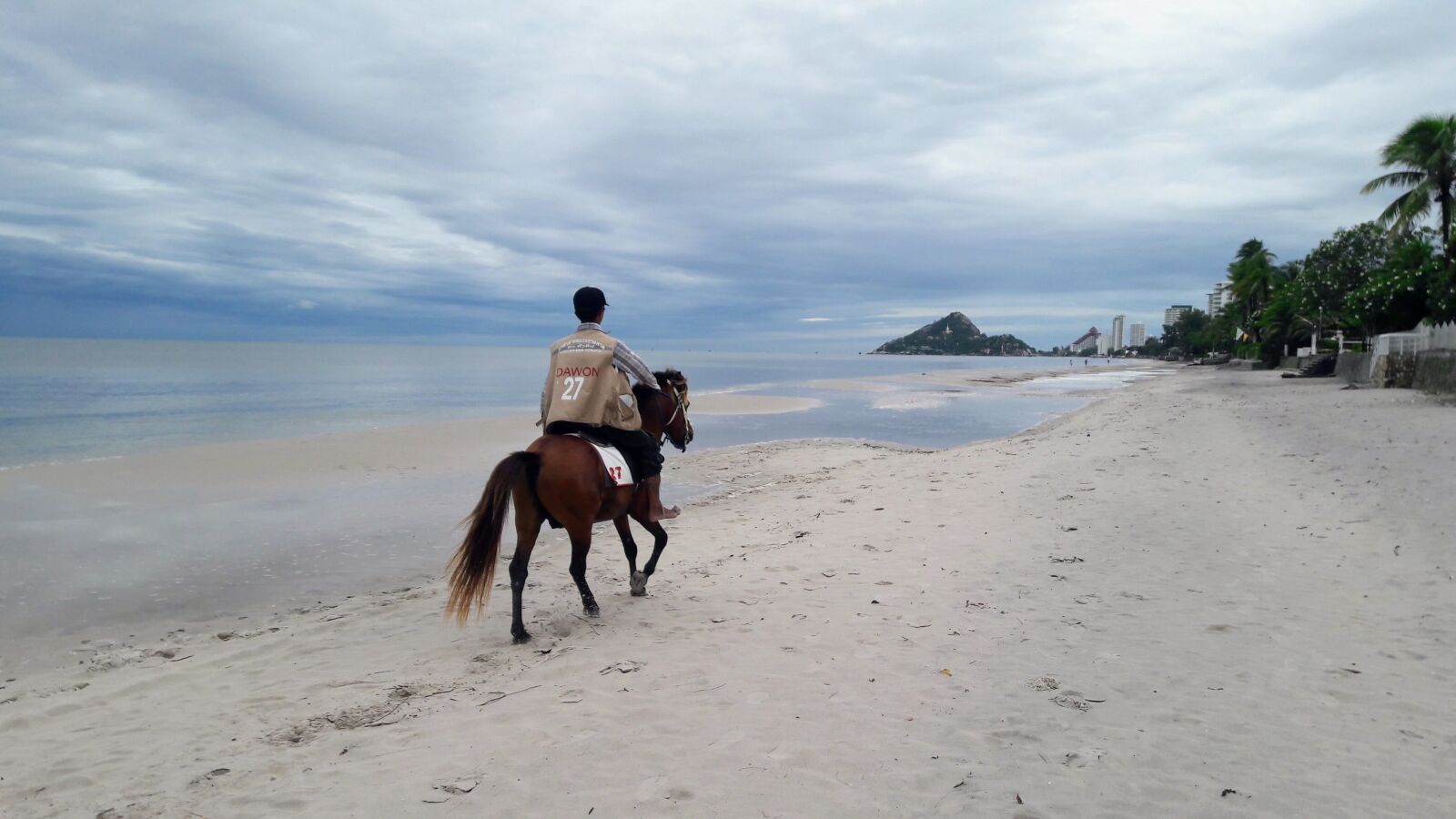 Samsung Galaxy J7 sample photo. Horse riding in hua photography