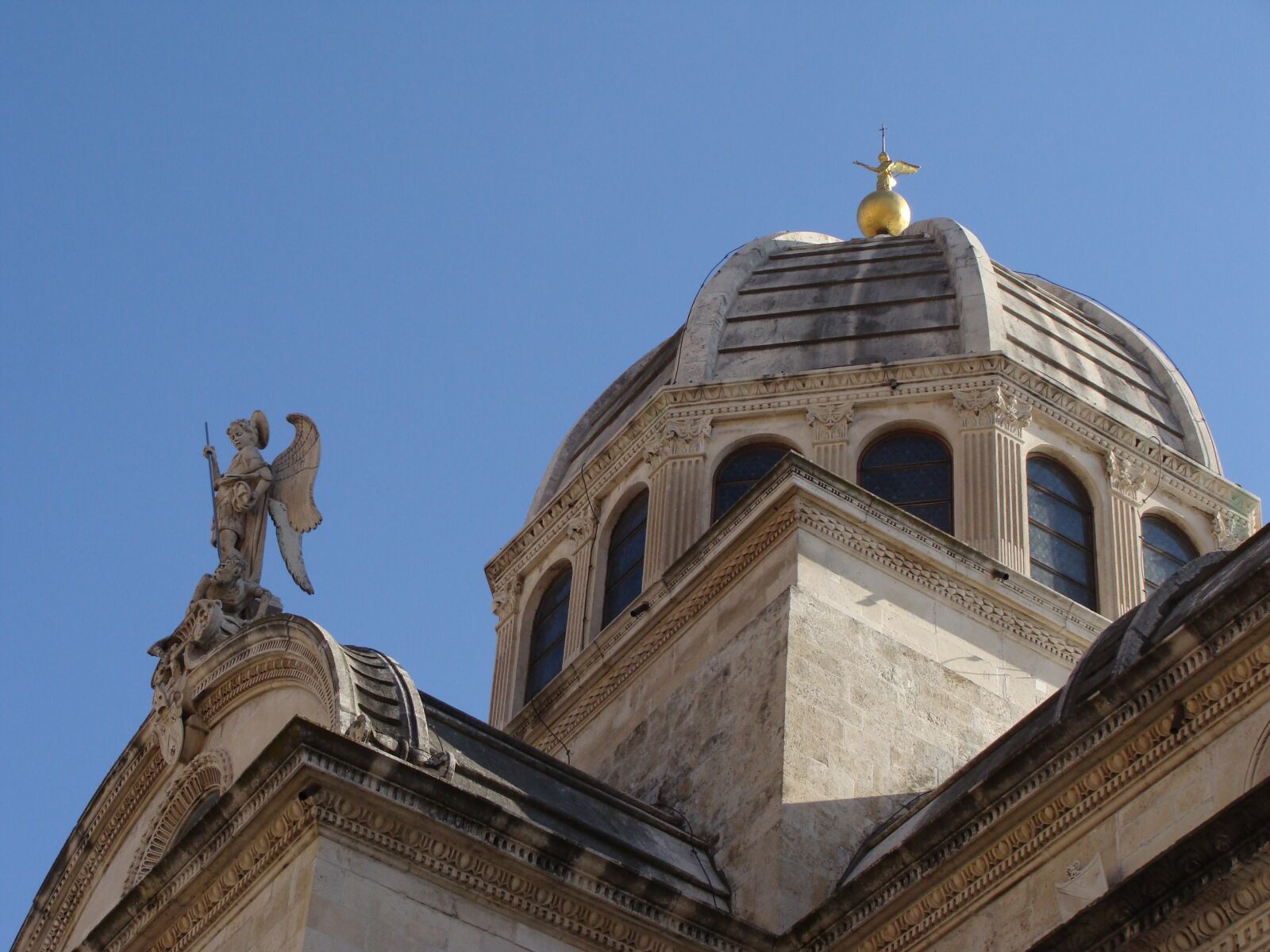 Sony Cyber-shot DSC-H10 sample photo. Church, cathedral, renaissance photography