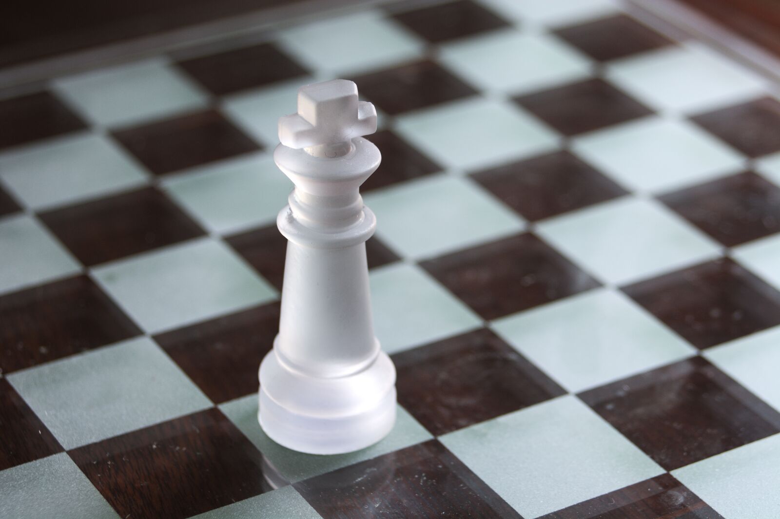 Nikon D7100 sample photo. King, chess, white photography