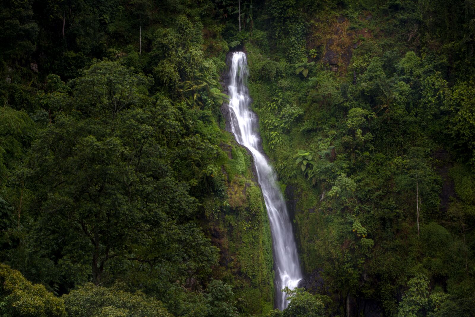 Canon EF75-300mm f/4-5.6 sample photo. Waterfall, mount, water photography