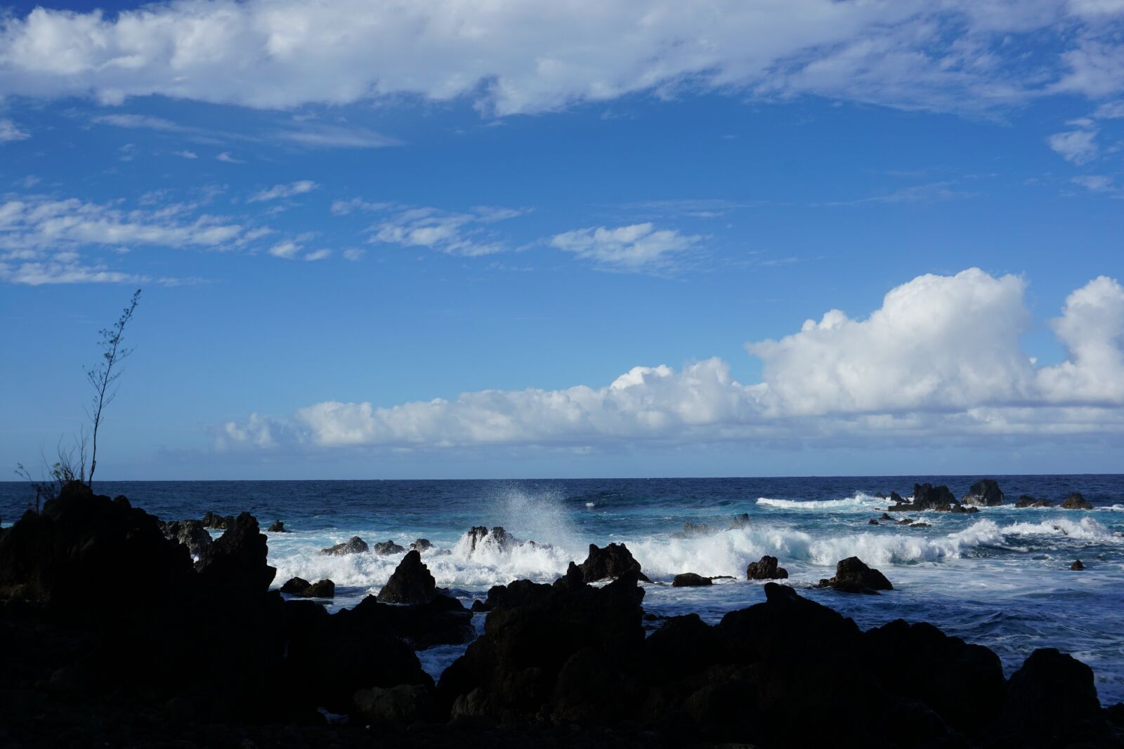 Sony a6000 sample photo. Beach, waves, hawaii photography