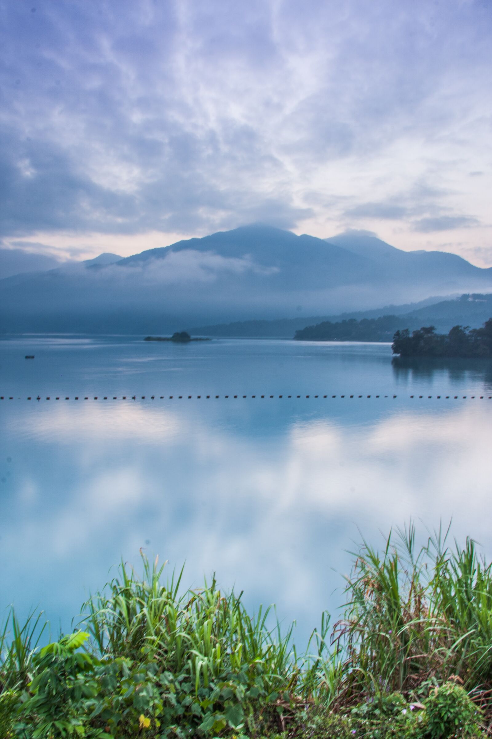 Canon EOS 40D + Canon EF-S 17-85mm F4-5.6 IS USM sample photo. Lake, water, calm photography