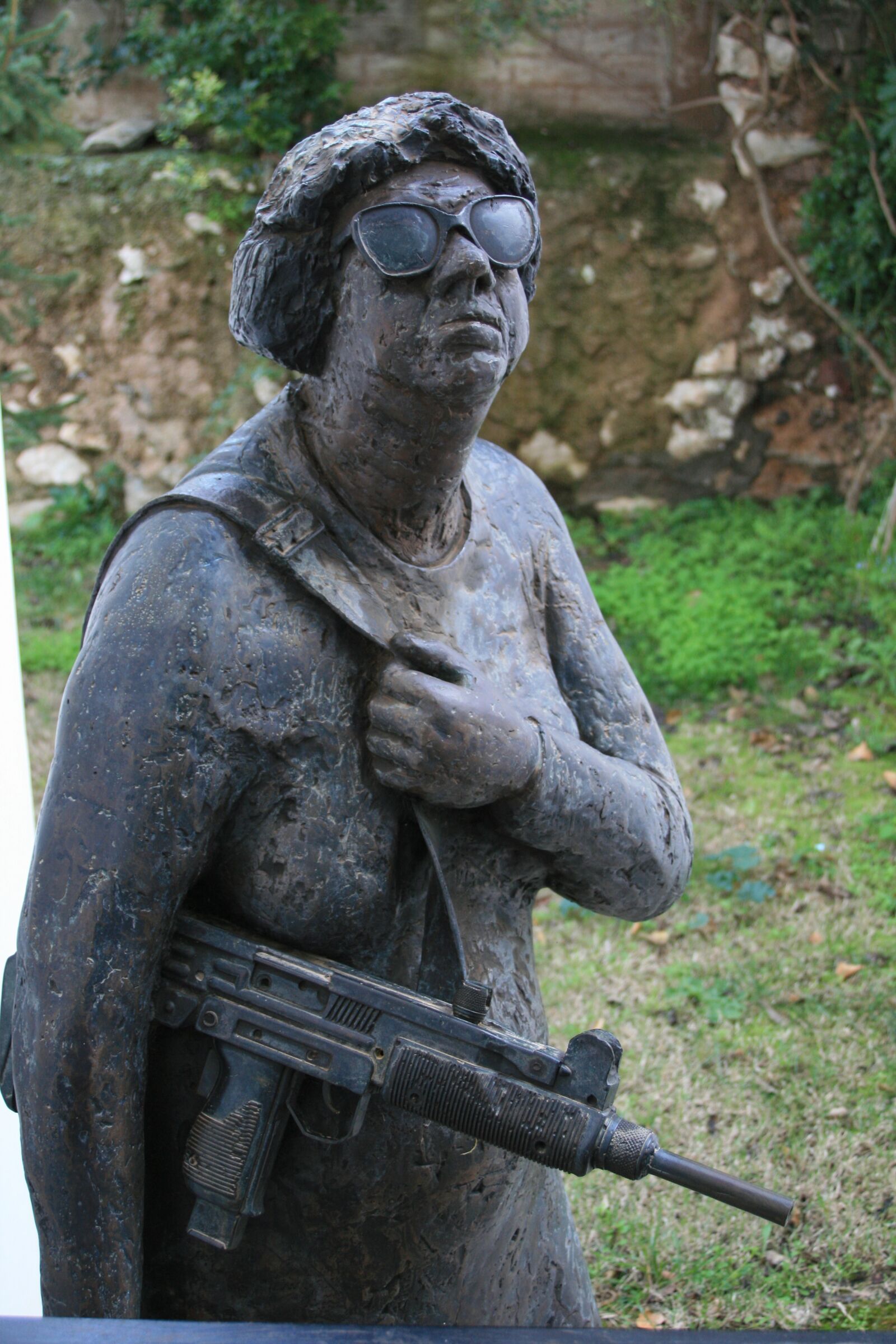 Canon EOS 400D (EOS Digital Rebel XTi / EOS Kiss Digital X) sample photo. Art, bronze statue, woman photography
