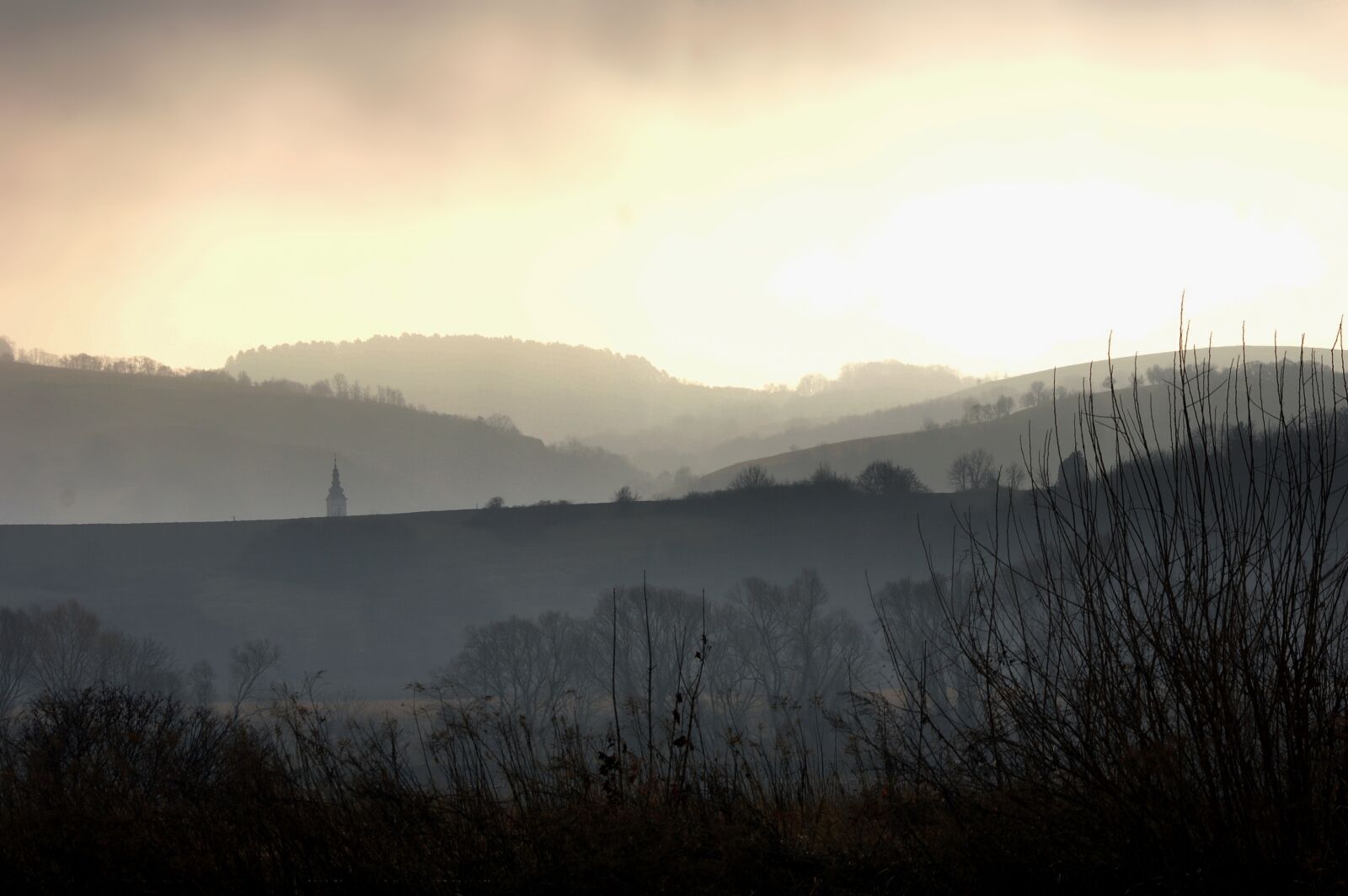 Nikon D3200 sample photo. Landscape, fog, panorama-like photography