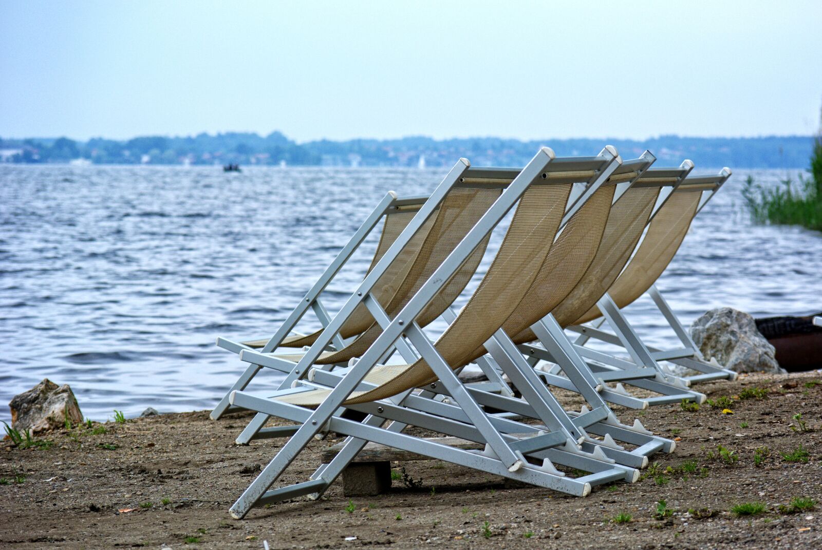 55.0-200.0mm f/4.0-f/5.6 sample photo. Sun bed, li ge photography