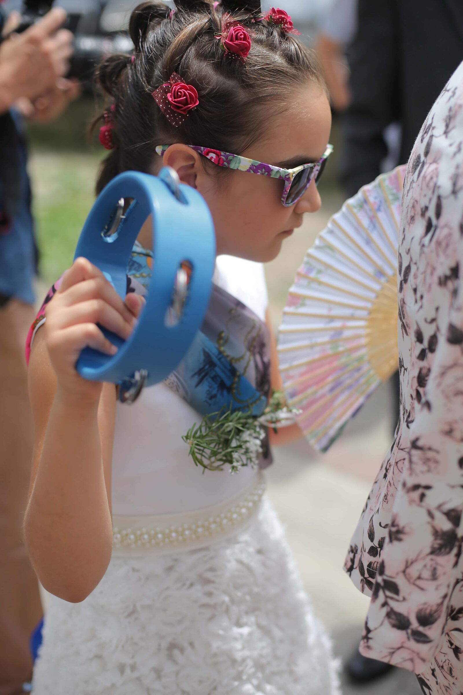Canon EF 50mm F1.4 USM sample photo. Parade, music, girl, street photography