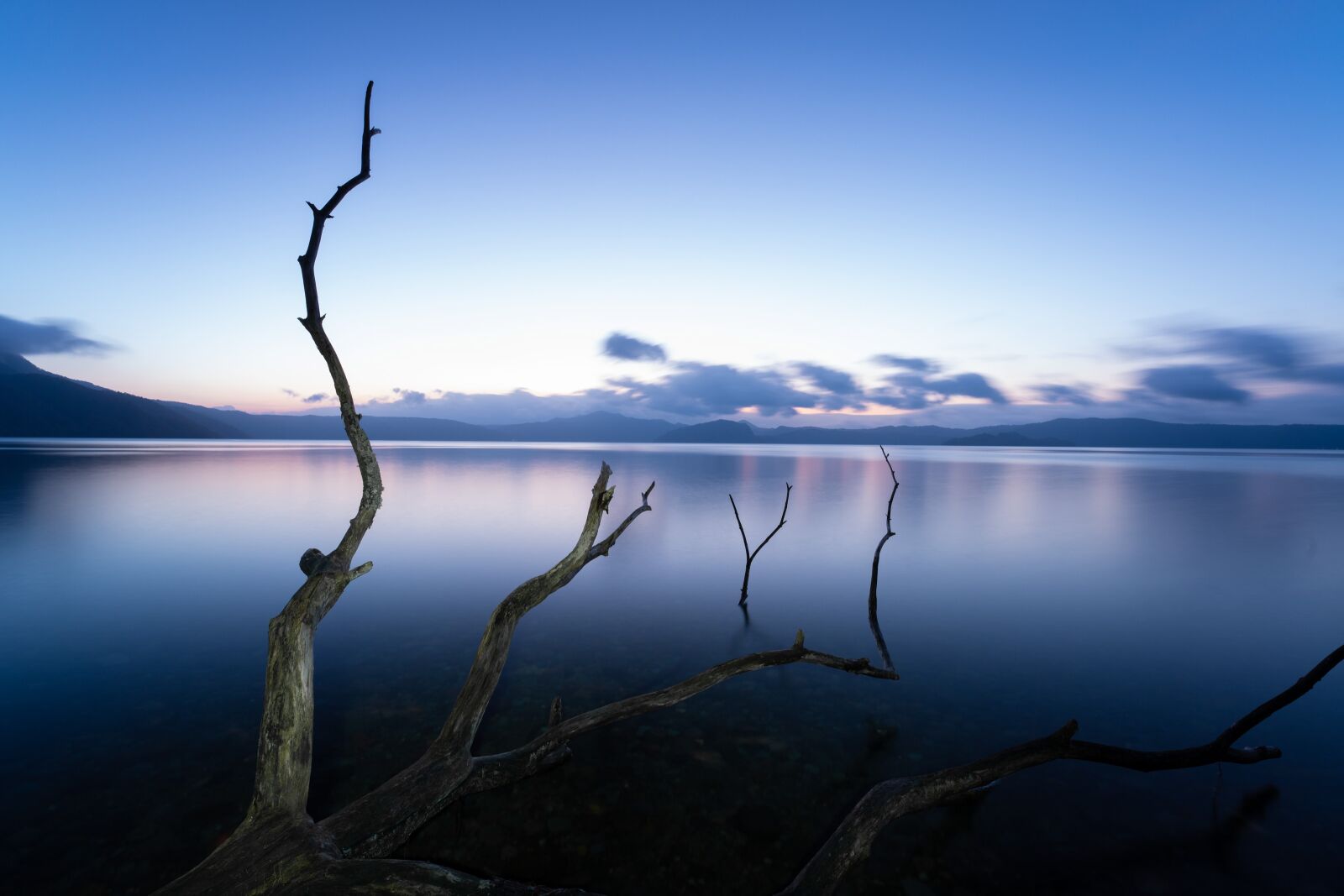 Sony a7R IV sample photo. Landscape, long exposure, lake photography