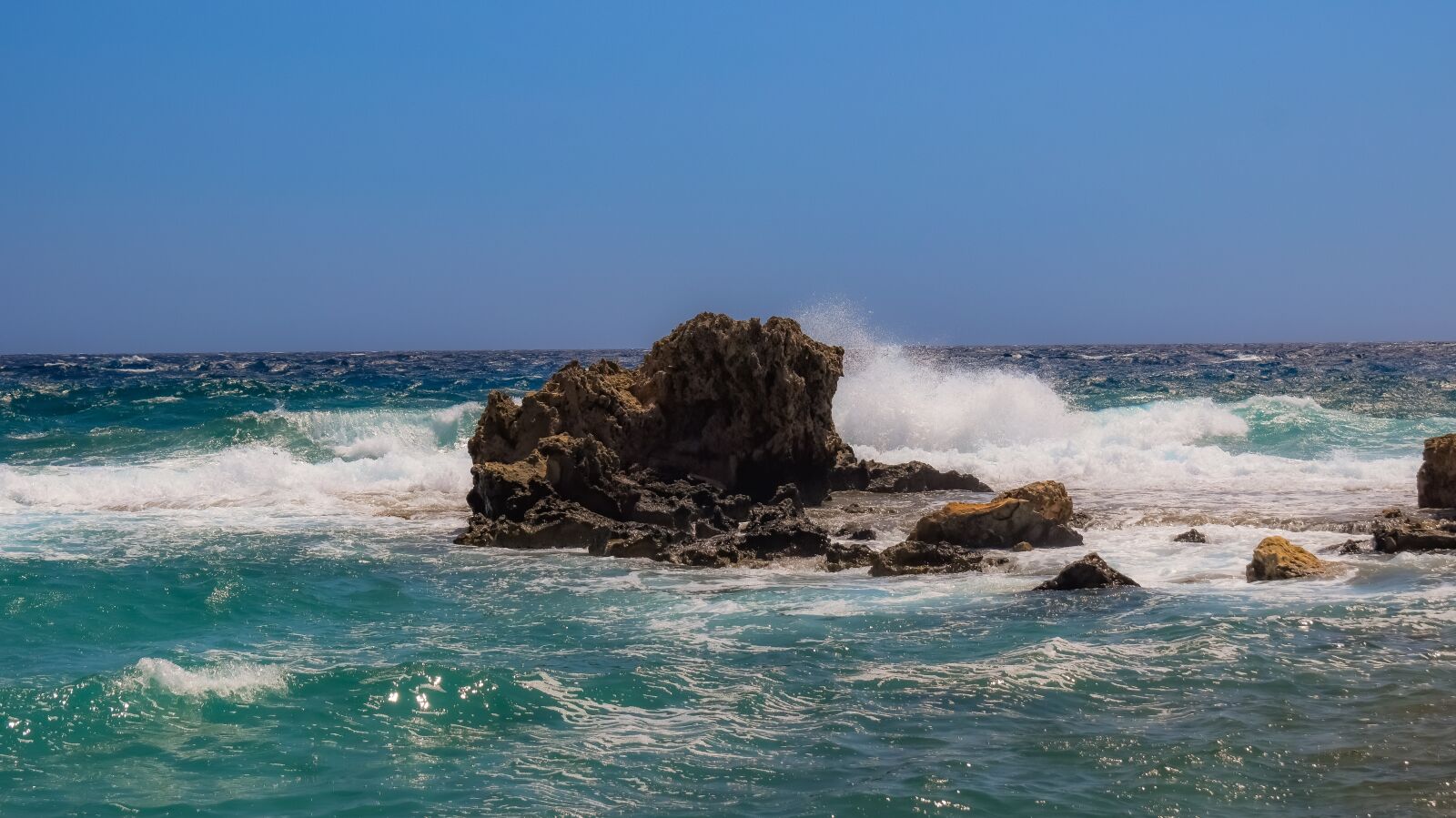 Nikon D3300 sample photo. Rocky coast, waves, nature photography