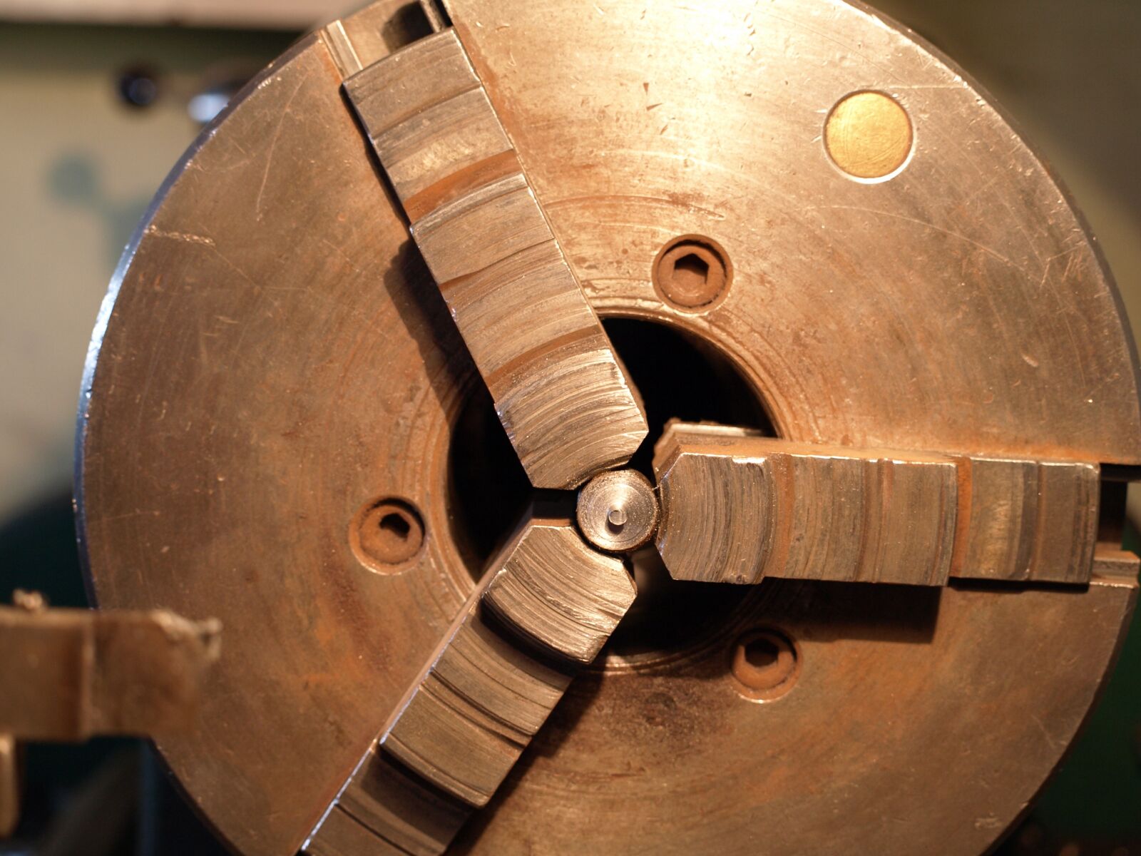 Olympus E-510 (EVOLT E-510) sample photo. Lathe, chuck, metal working photography