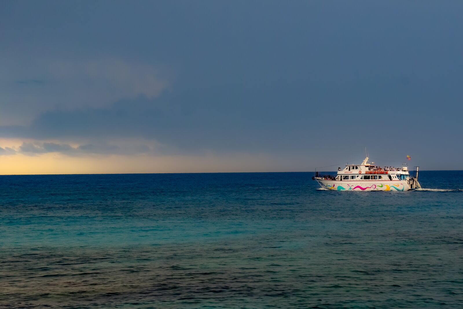 Nikon D3300 sample photo. Boat, sea, sky photography