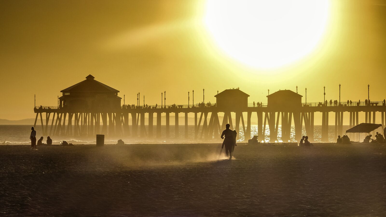 Fujifilm X30 sample photo. Sunset, huntington beach, california photography