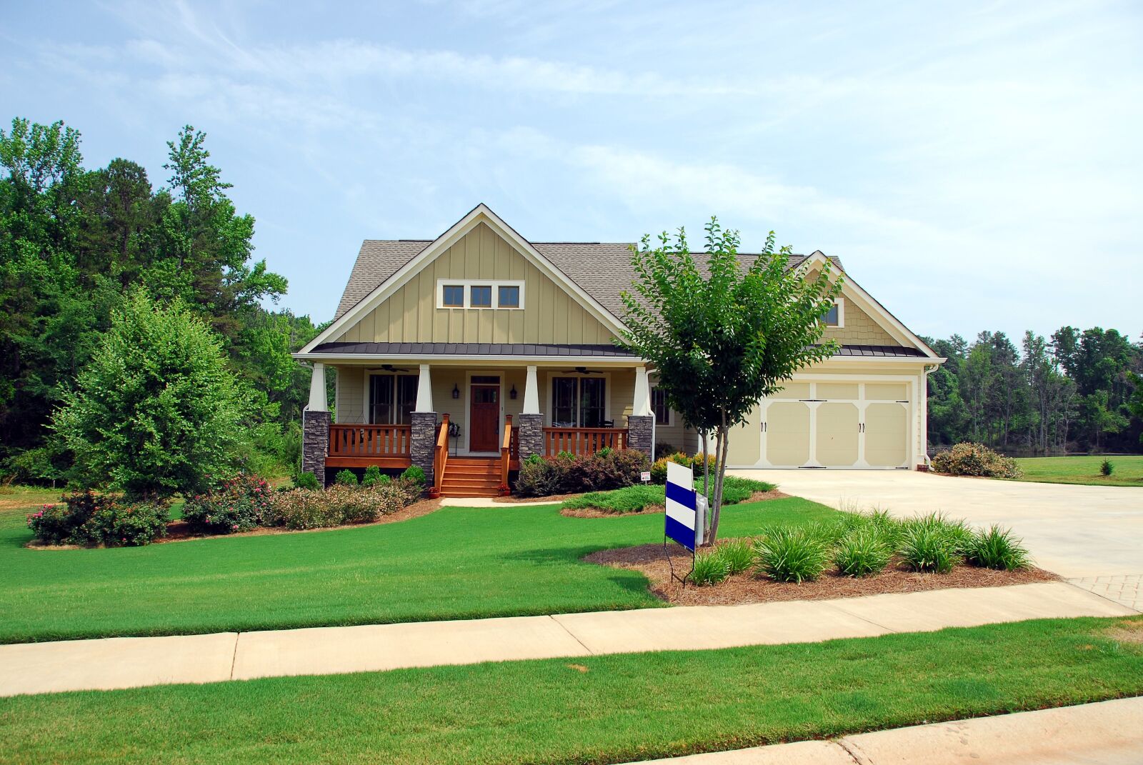 Nikon D200 sample photo. Luxury home, upscale, architecture photography