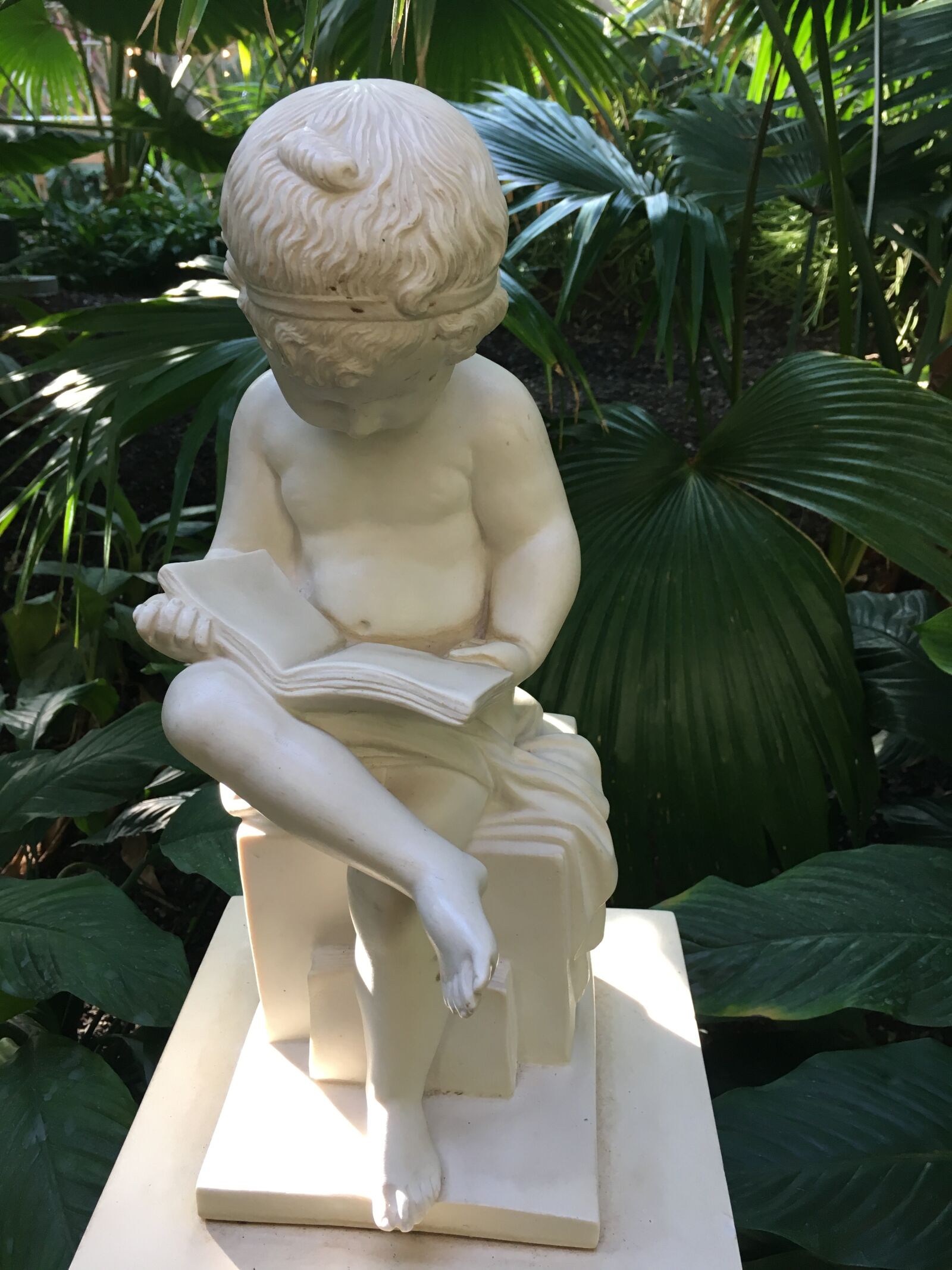 Apple iPhone 6s sample photo. Reading, read, sculpture photography