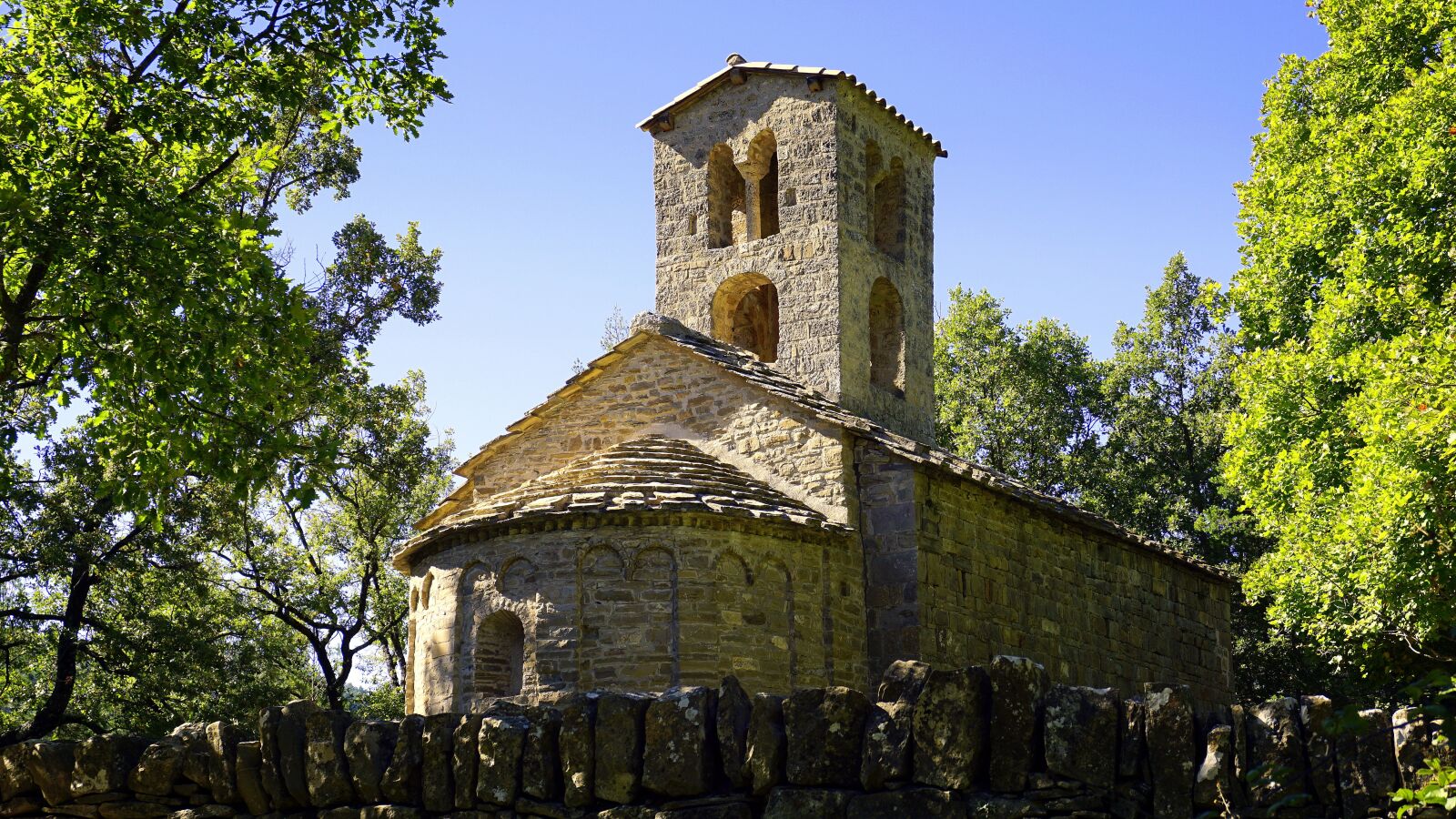 Sony E 16-50mm F3.5-5.6 PZ OSS sample photo. Church, temple, religion photography