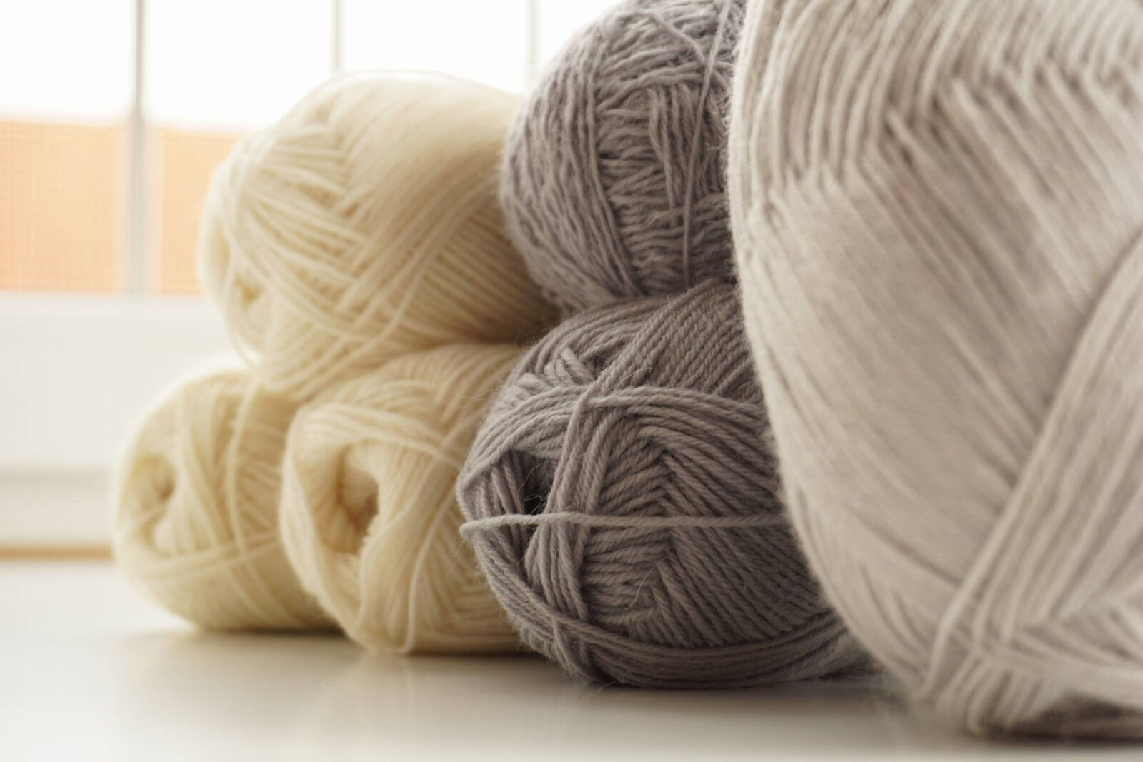 Sony E 16-50mm F3.5-5.6 PZ OSS sample photo. Grey, nature, wool, yarn photography