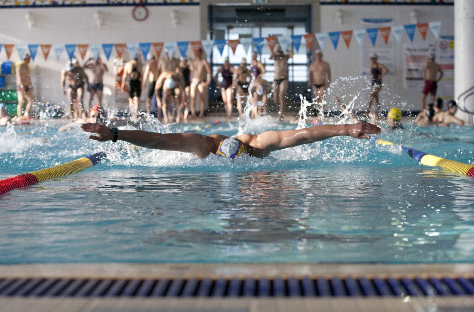 Canon EOS 5D sample photo. Swimming, exercise, pool photography