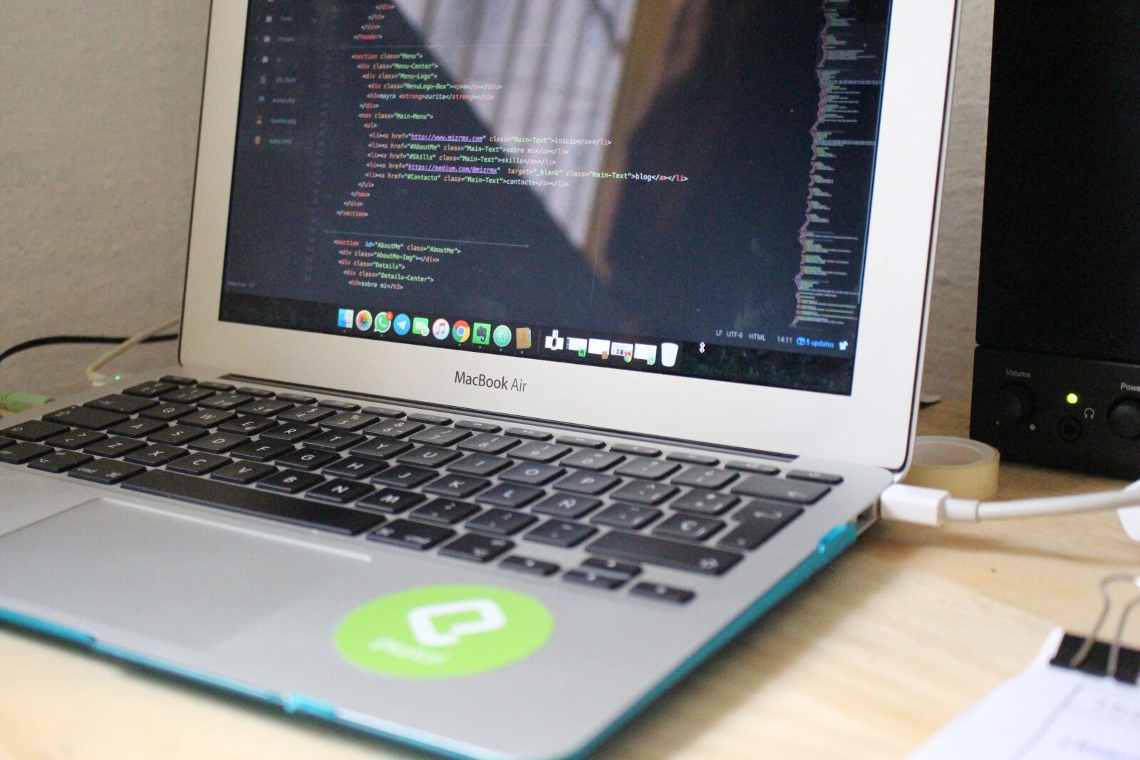 Canon EOS 700D (EOS Rebel T5i / EOS Kiss X7i) sample photo. Macbook, code, atom photography