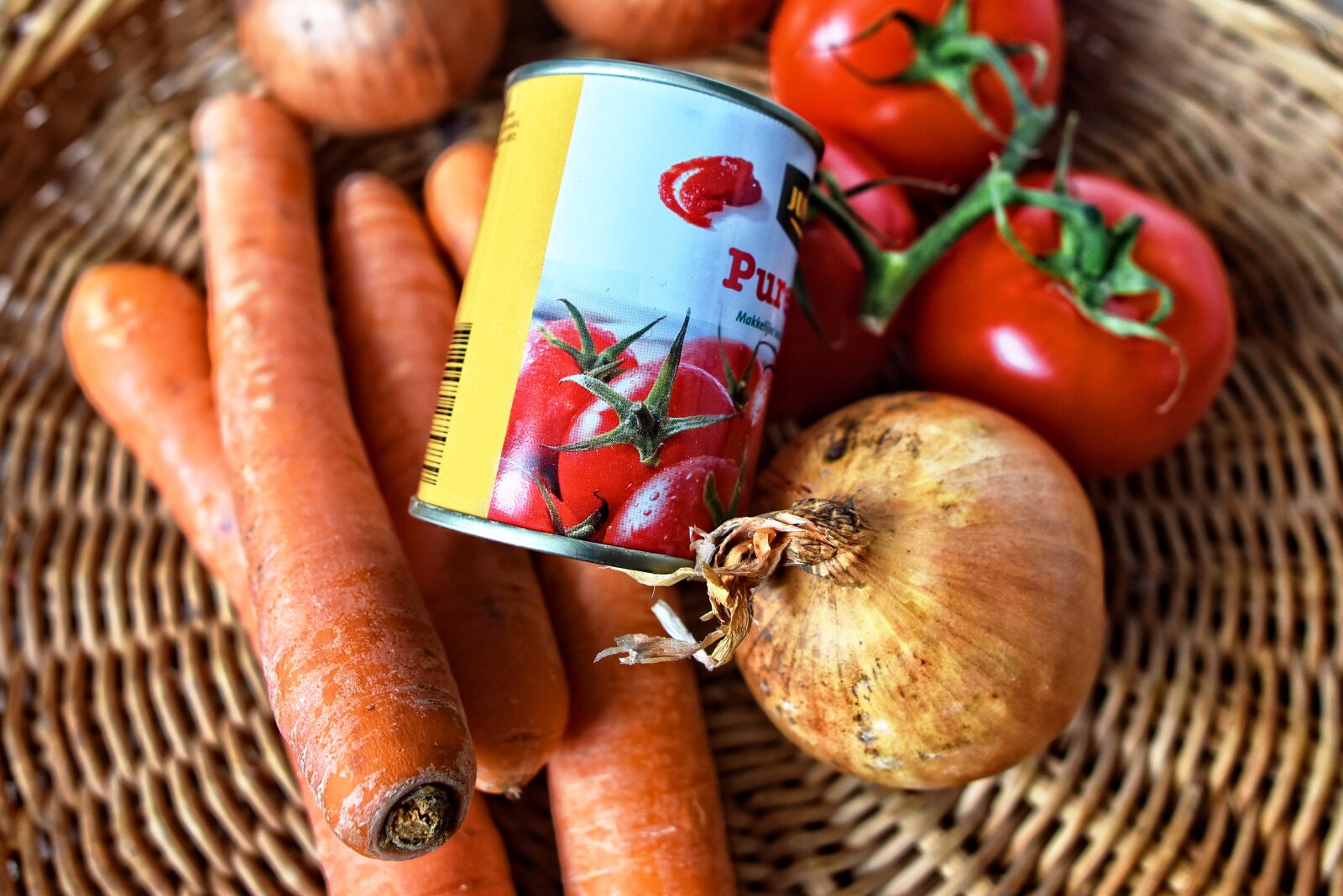 Nikon D750 sample photo. Vegetables, carrot, onion photography