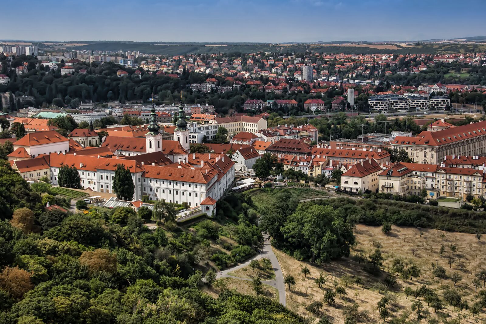 Canon EOS 600D (Rebel EOS T3i / EOS Kiss X5) sample photo. Prague, strahovský monastery, czech photography
