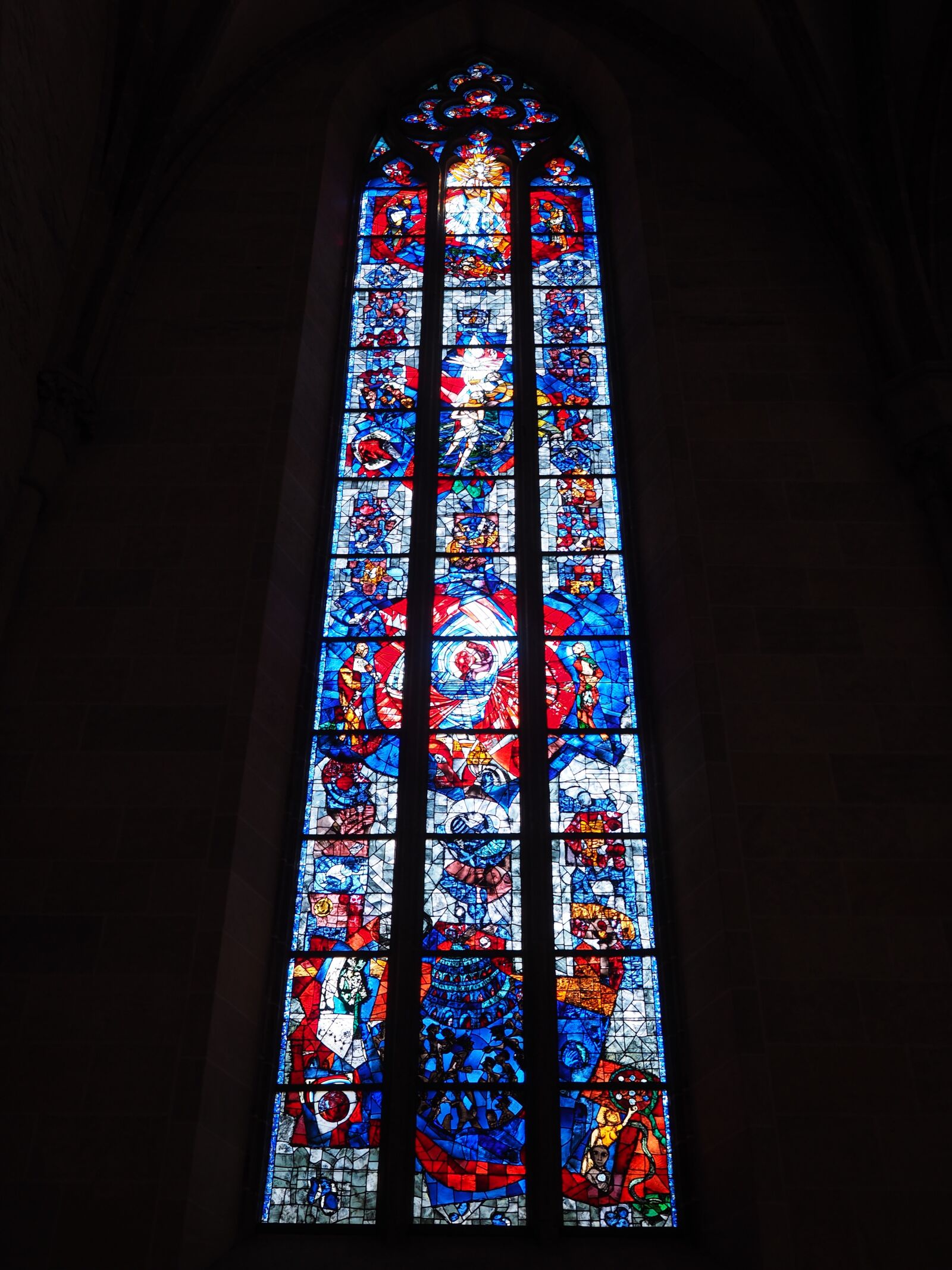 Olympus OM-D E-M1 + Olympus M.Zuiko Digital ED 12-40mm F2.8 Pro sample photo. Church window, stained glass photography