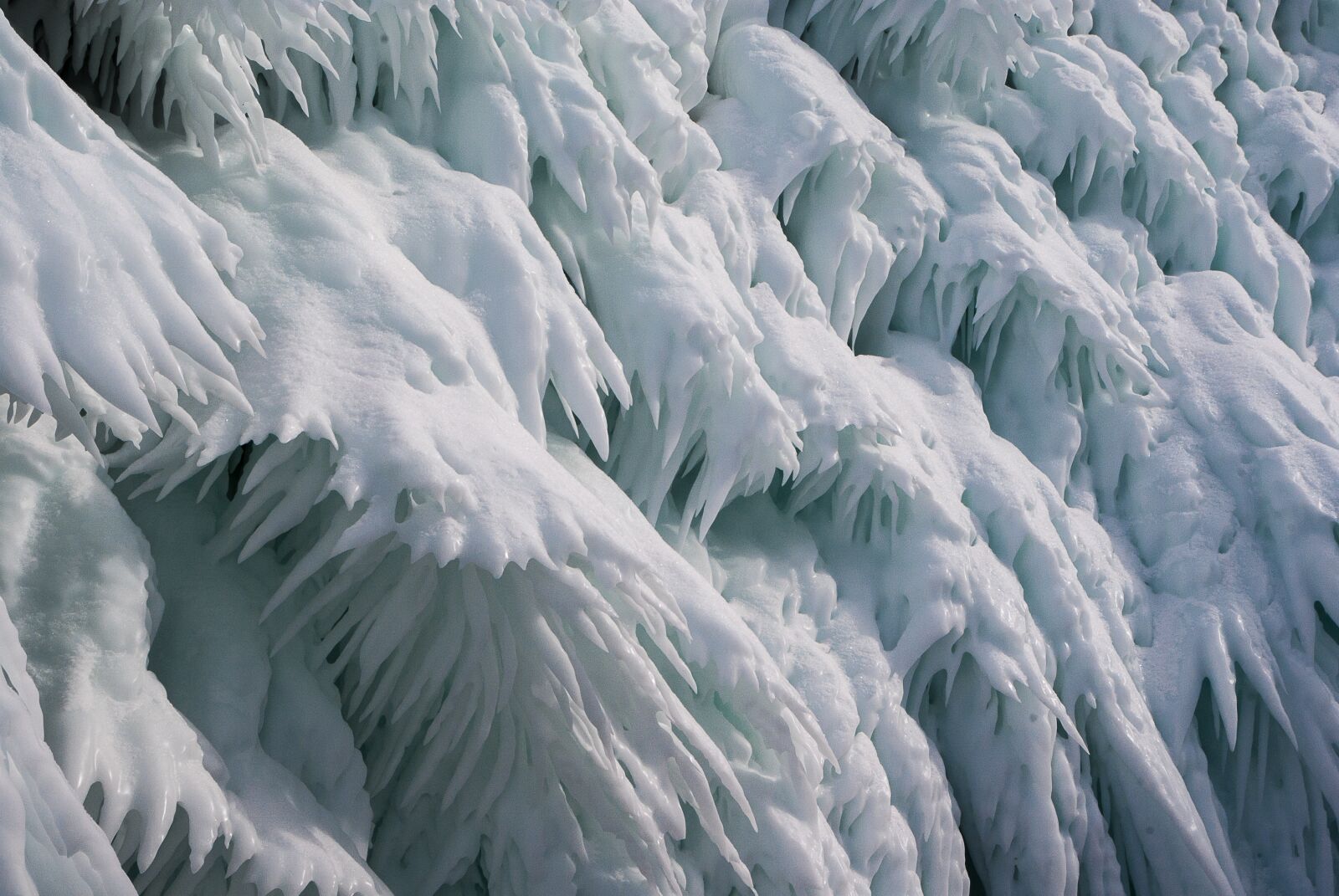 Pentax K10D sample photo. Lake baikal, frost, ice photography