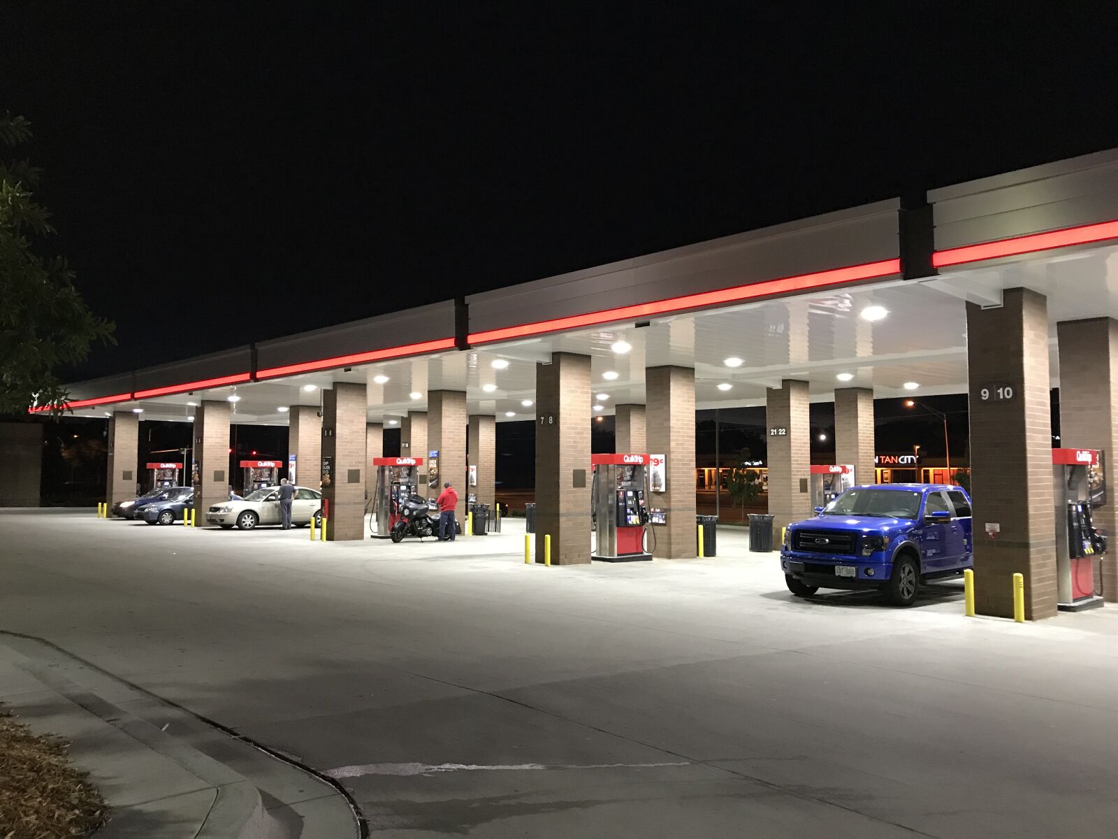 Apple iPhone 7 Plus sample photo. Gas, station photography