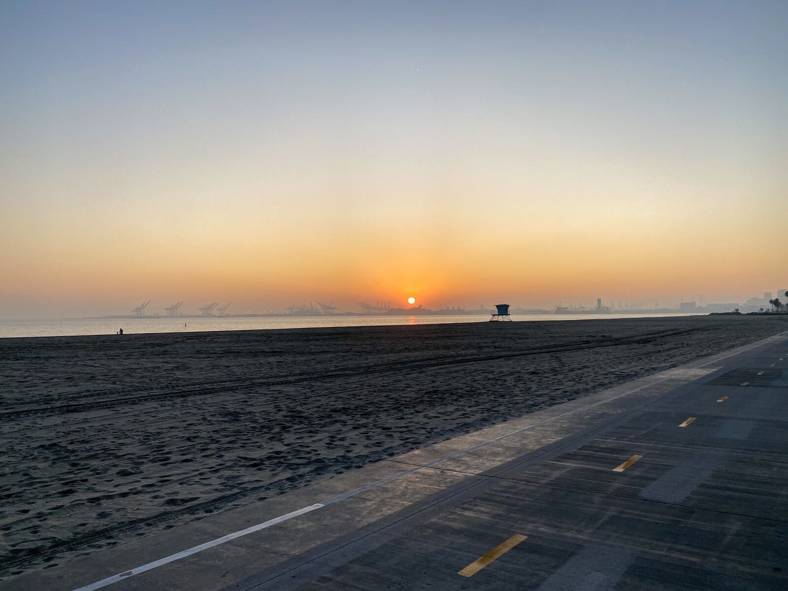 iPhone 11 Pro back triple camera 4.25mm f/1.8 sample photo. Long beach, beach, sunset photography