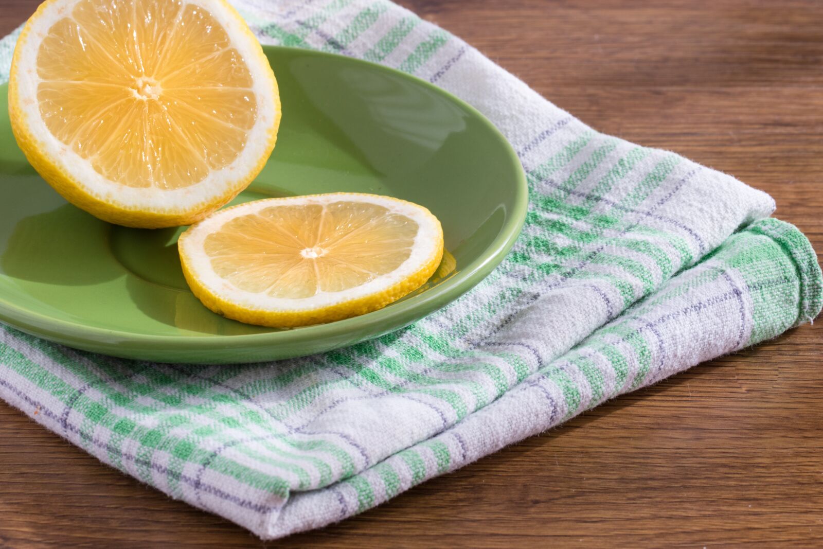 Canon EOS 7D Mark II sample photo. Lemon, slice, citrus photography