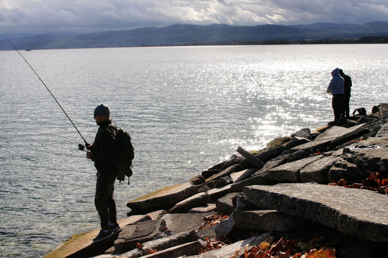 Canon EOS 400D (EOS Digital Rebel XTi / EOS Kiss Digital X) sample photo. Fishing, cloudy, peace of photography
