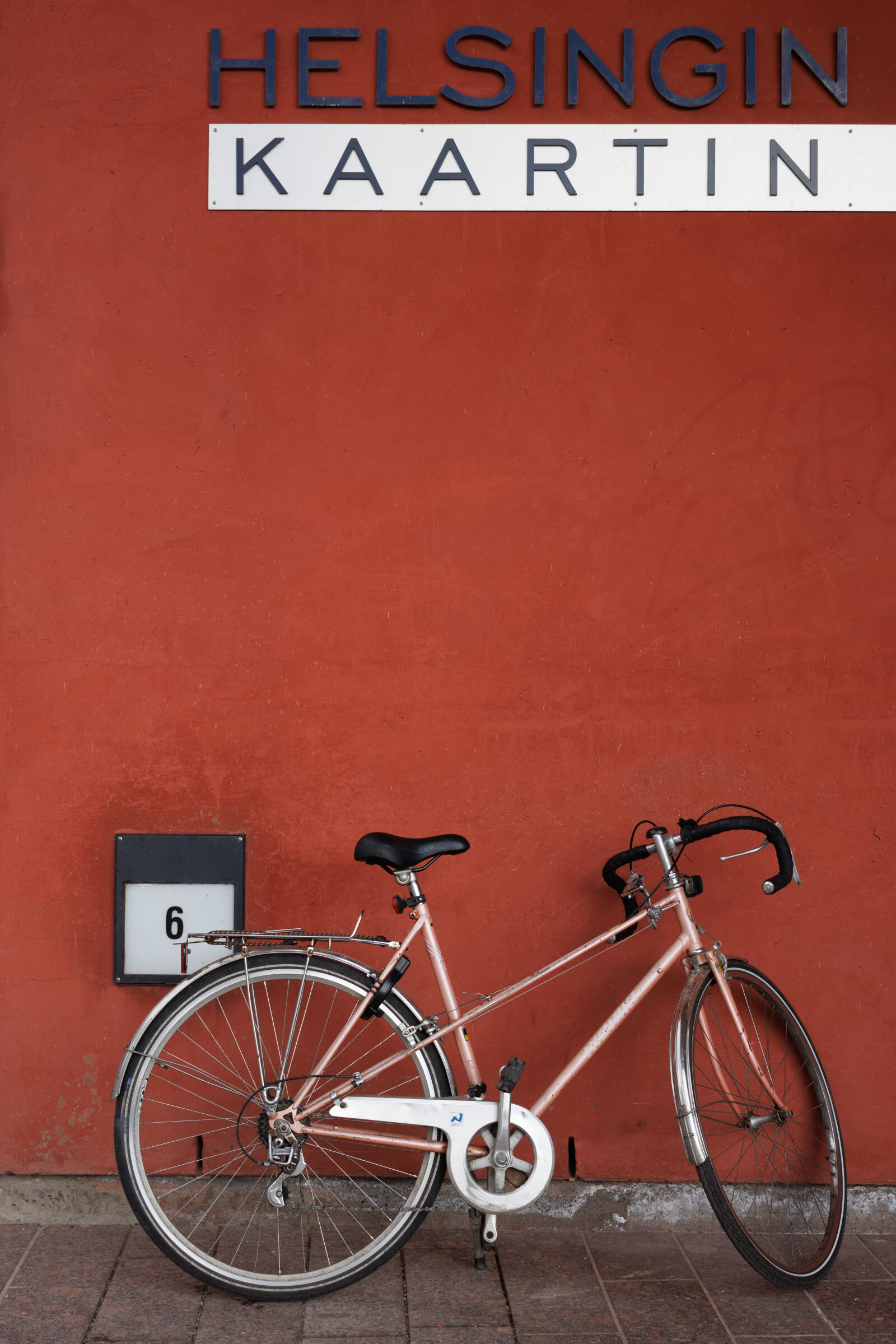 Canon RF 24-50mm F4.5-6.3 IS STM sample photo. Bicycle wall photography