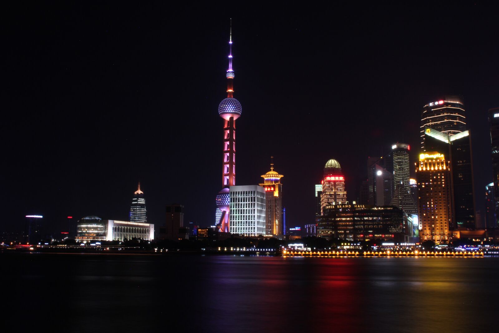 Canon EOS 600D (Rebel EOS T3i / EOS Kiss X5) sample photo. Night view, shanghai, the photography