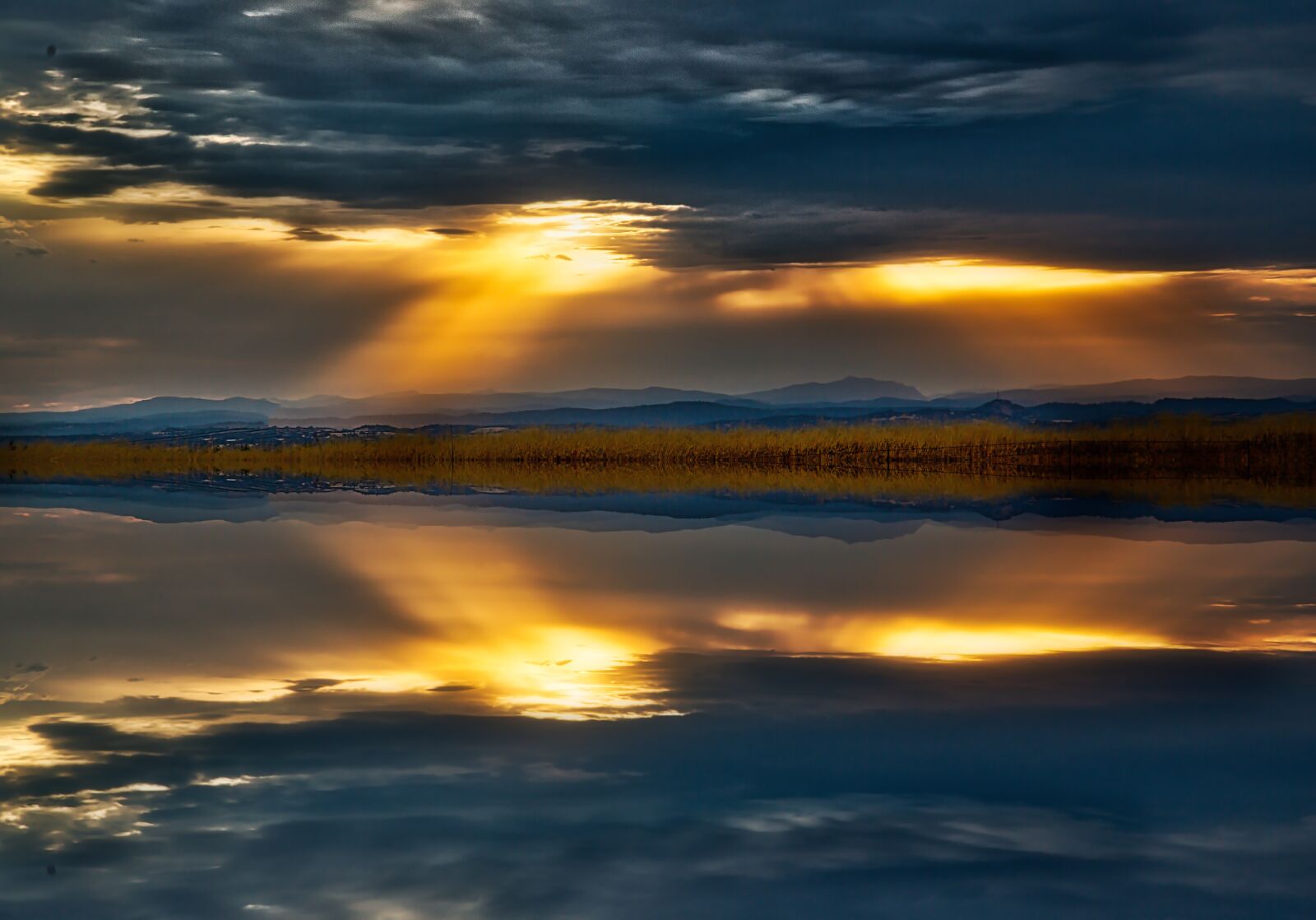 Canon EF 24-105mm F4L IS USM sample photo. Sunrise, reflection, clouds photography