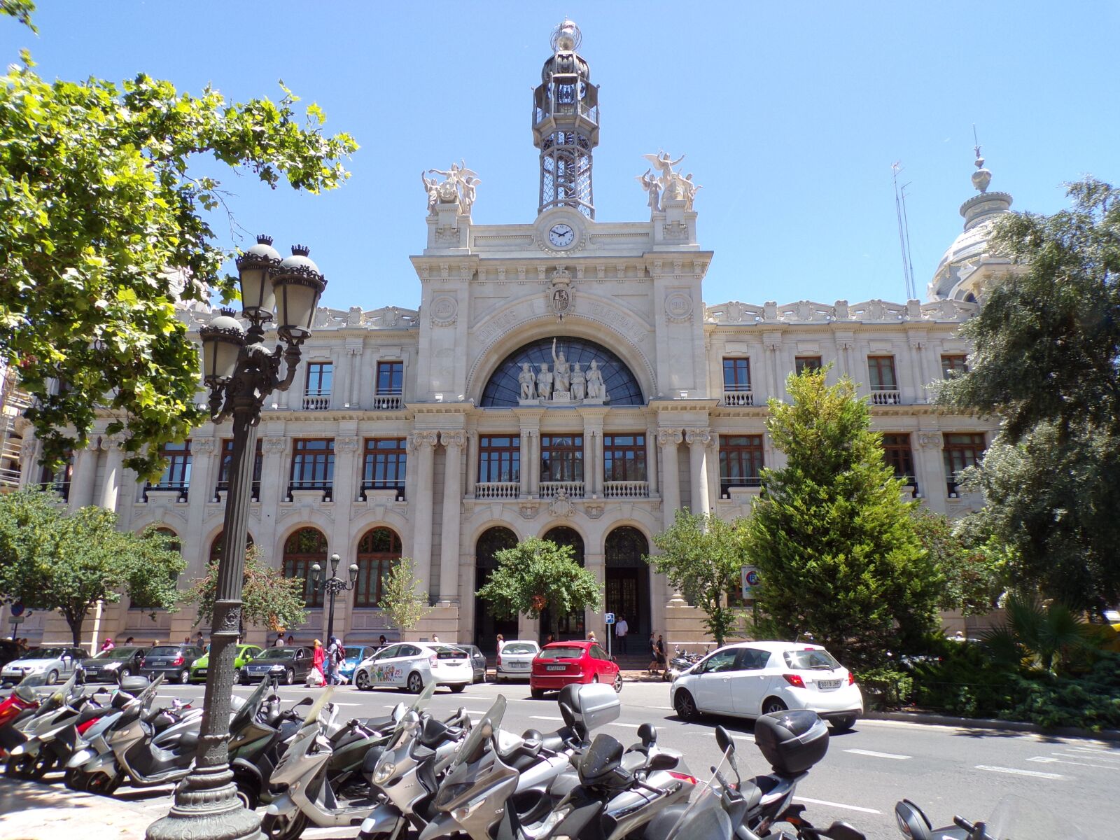 JK KODAK PIXPRO AZ421 sample photo. Spain, value, palazzo poste photography