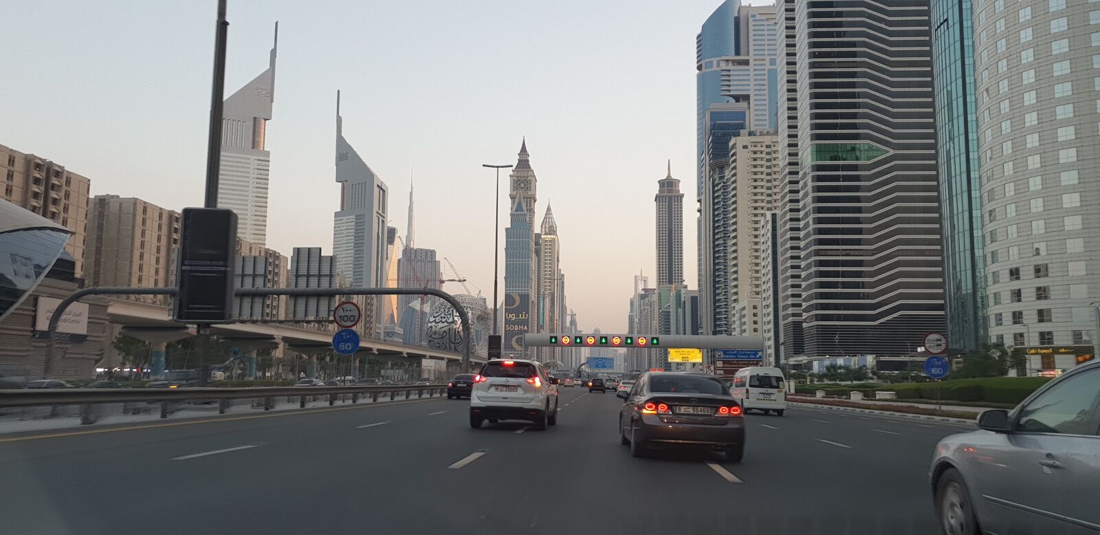 Samsung Galaxy Note9 sample photo. Road, dubai, skyscraper photography