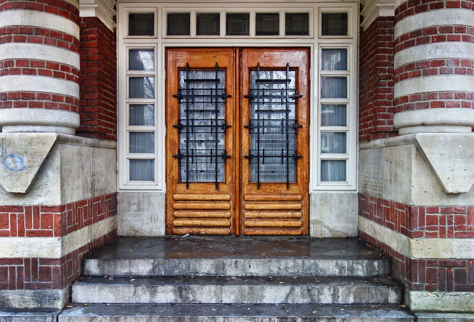 Sony Cyber-shot DSC-RX100 sample photo. Door, wooden door, entrance photography
