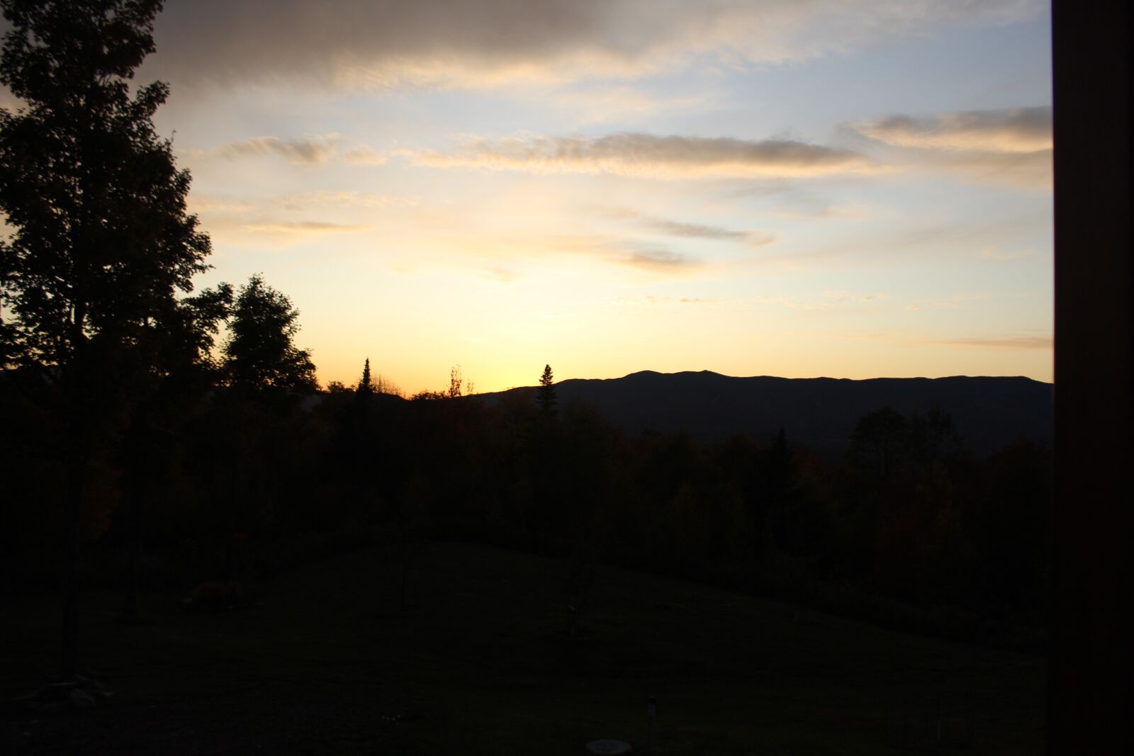 Canon EOS 1300D (EOS Rebel T6 / EOS Kiss X80) sample photo. Mountain, sunset, sky photography