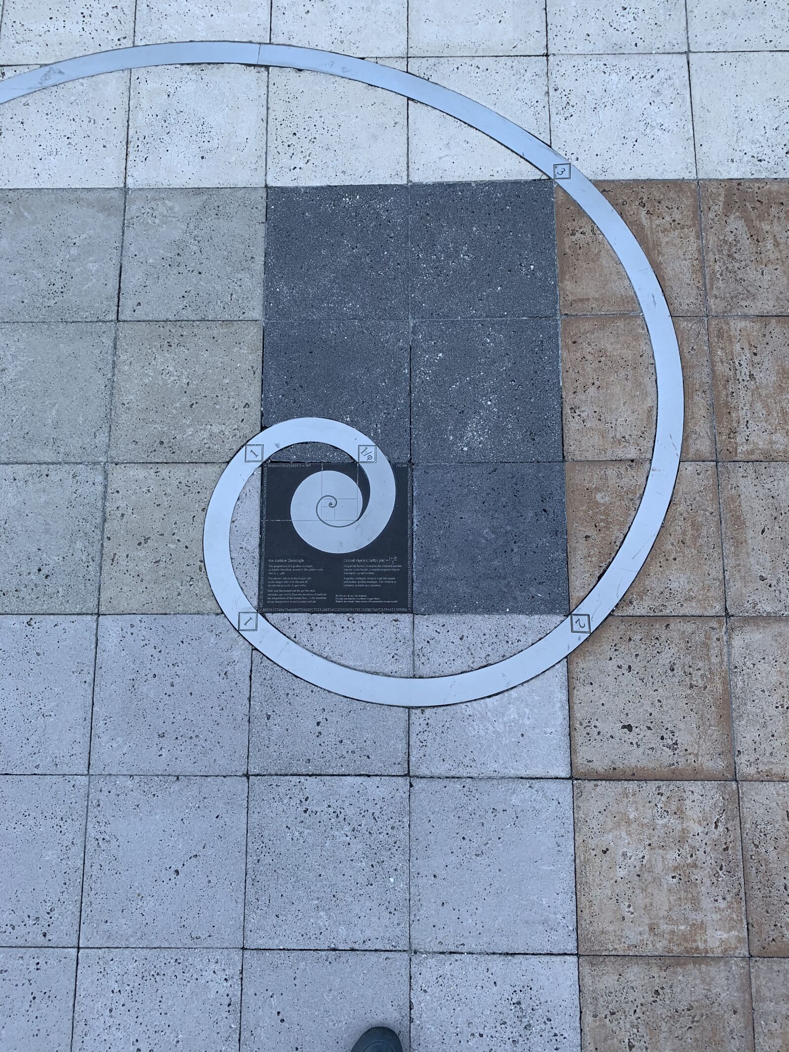 Apple iPhone XR sample photo. Swirl, geometry, spiral photography