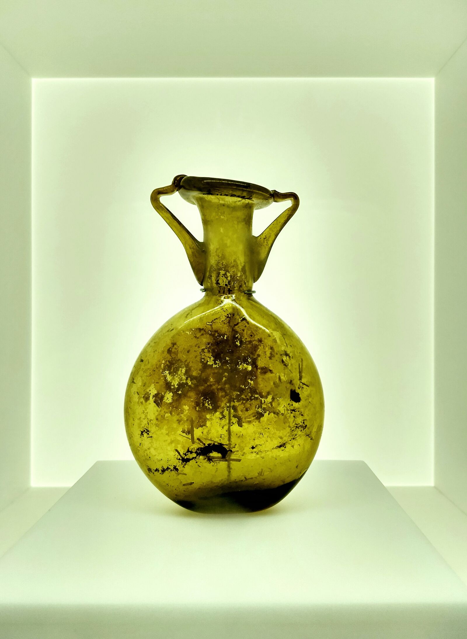 Motorola Moto G (5) Plus sample photo. Glass, bottle, old photography