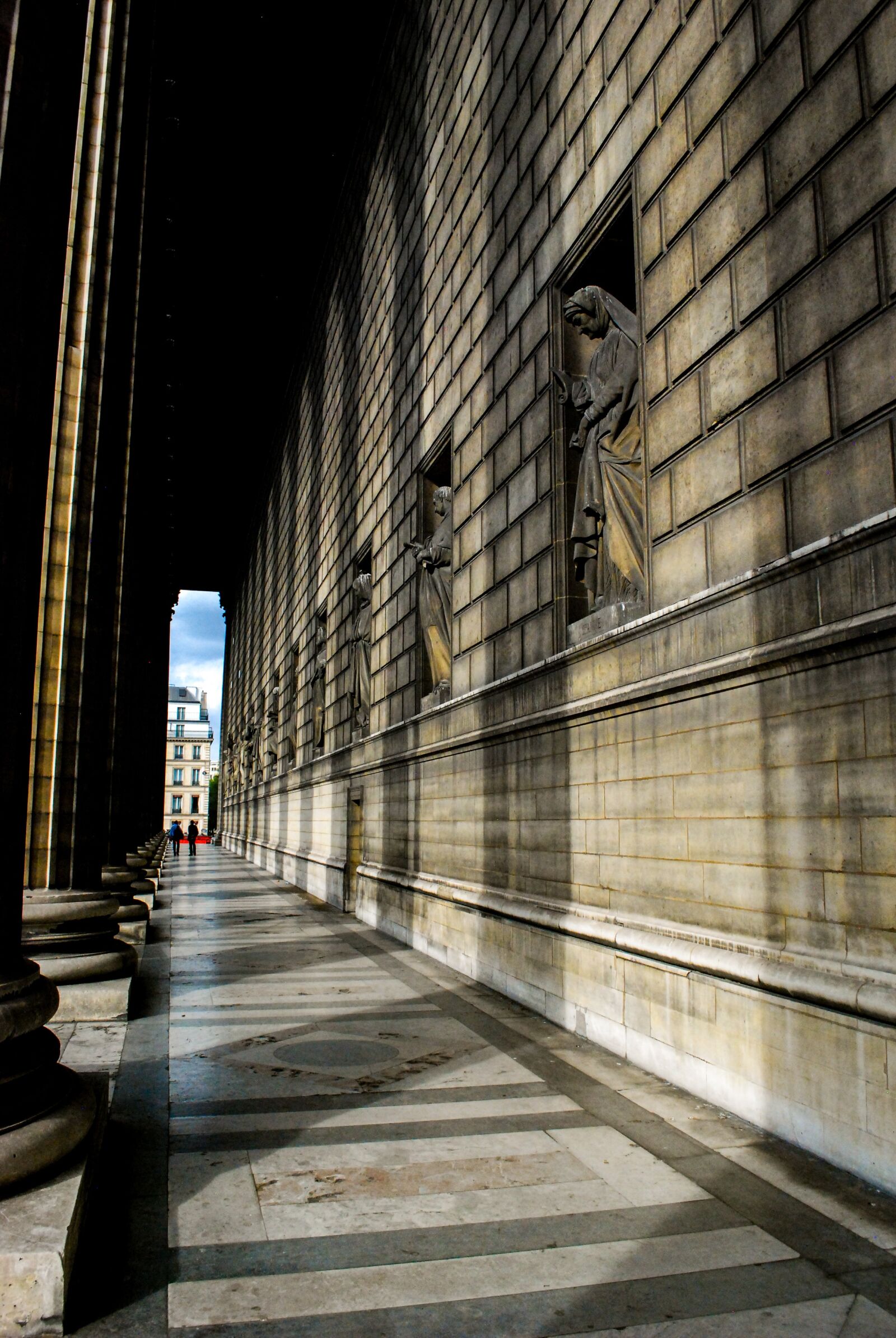 Nikon D40X sample photo. Shadows, hallway, corridor photography