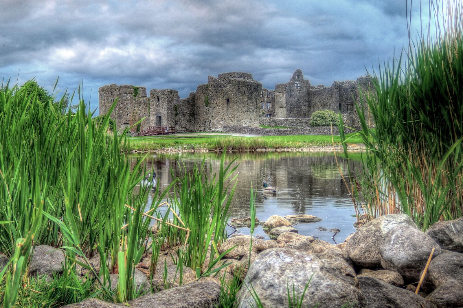 Nikon Coolpix P330 sample photo. Roscommon, castle, ruine photography