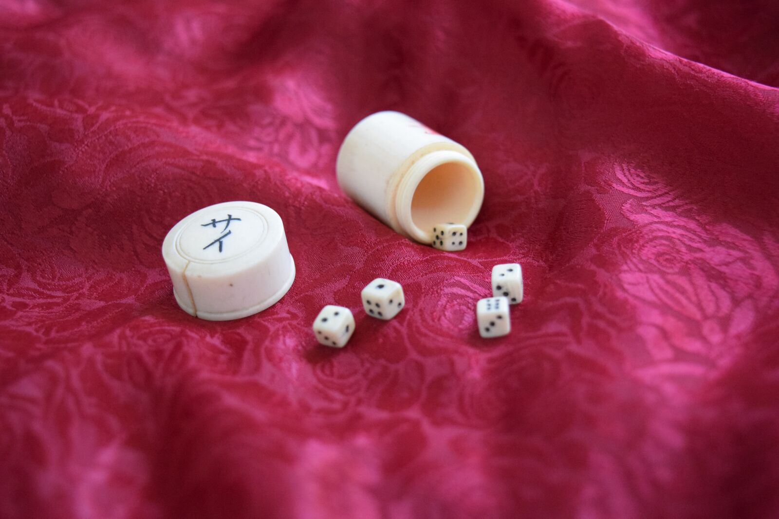 Nikon D3300 sample photo. Red, dice, lucky photography
