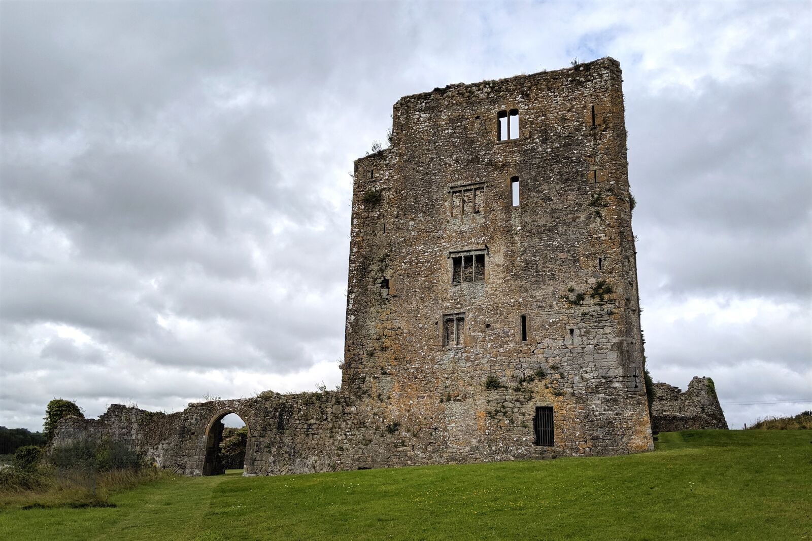 Google Pixel 3 sample photo. Ireland, waterford, architecture photography