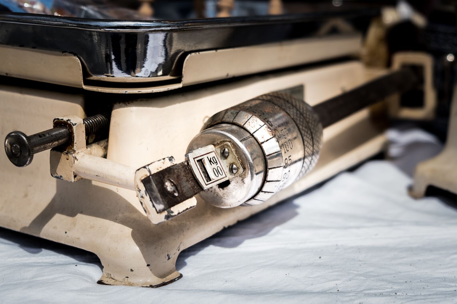 Fujifilm X-T2 sample photo. Balance, scale, flea market photography