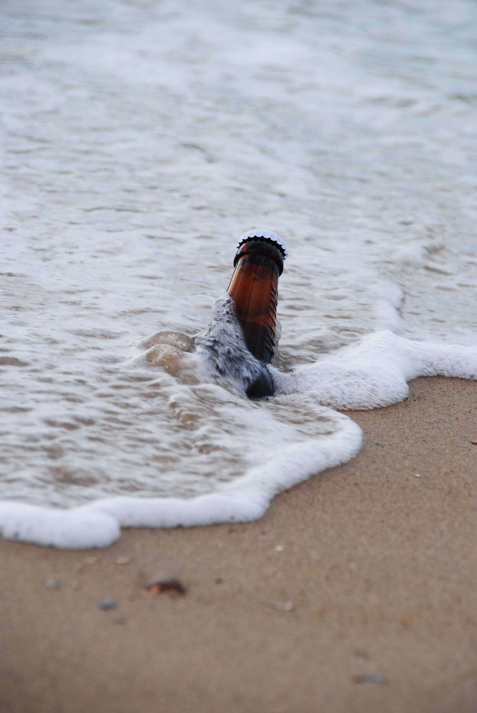 Nikon D3000 sample photo. Beer, sea, beach photography