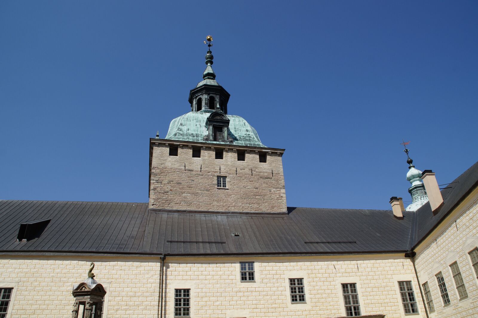 Sony SLT-A58 sample photo. Kalmar, castle, squid closed photography