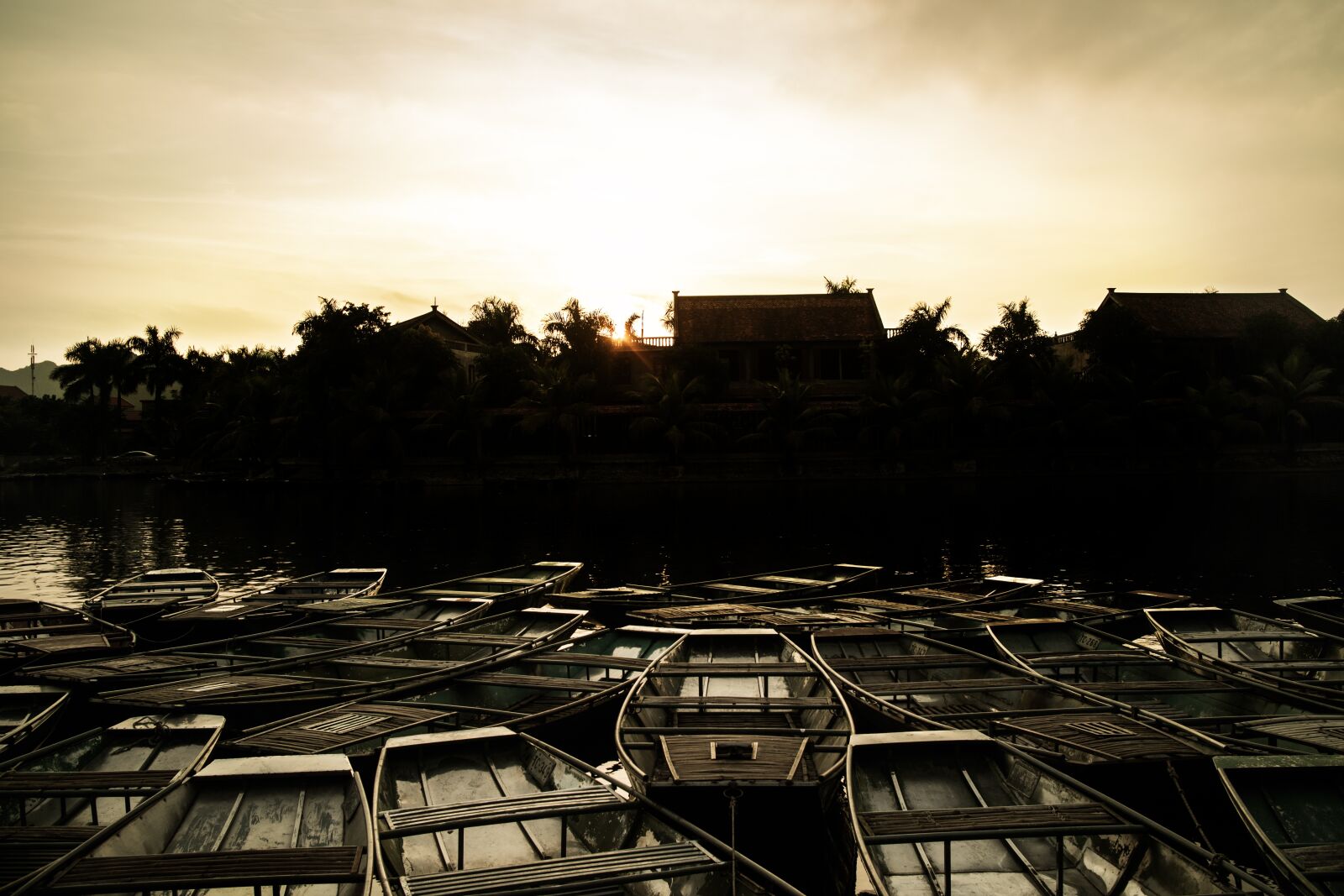 Canon EF-M 22mm F2 STM sample photo. Boats, sunset, tamcoc photography