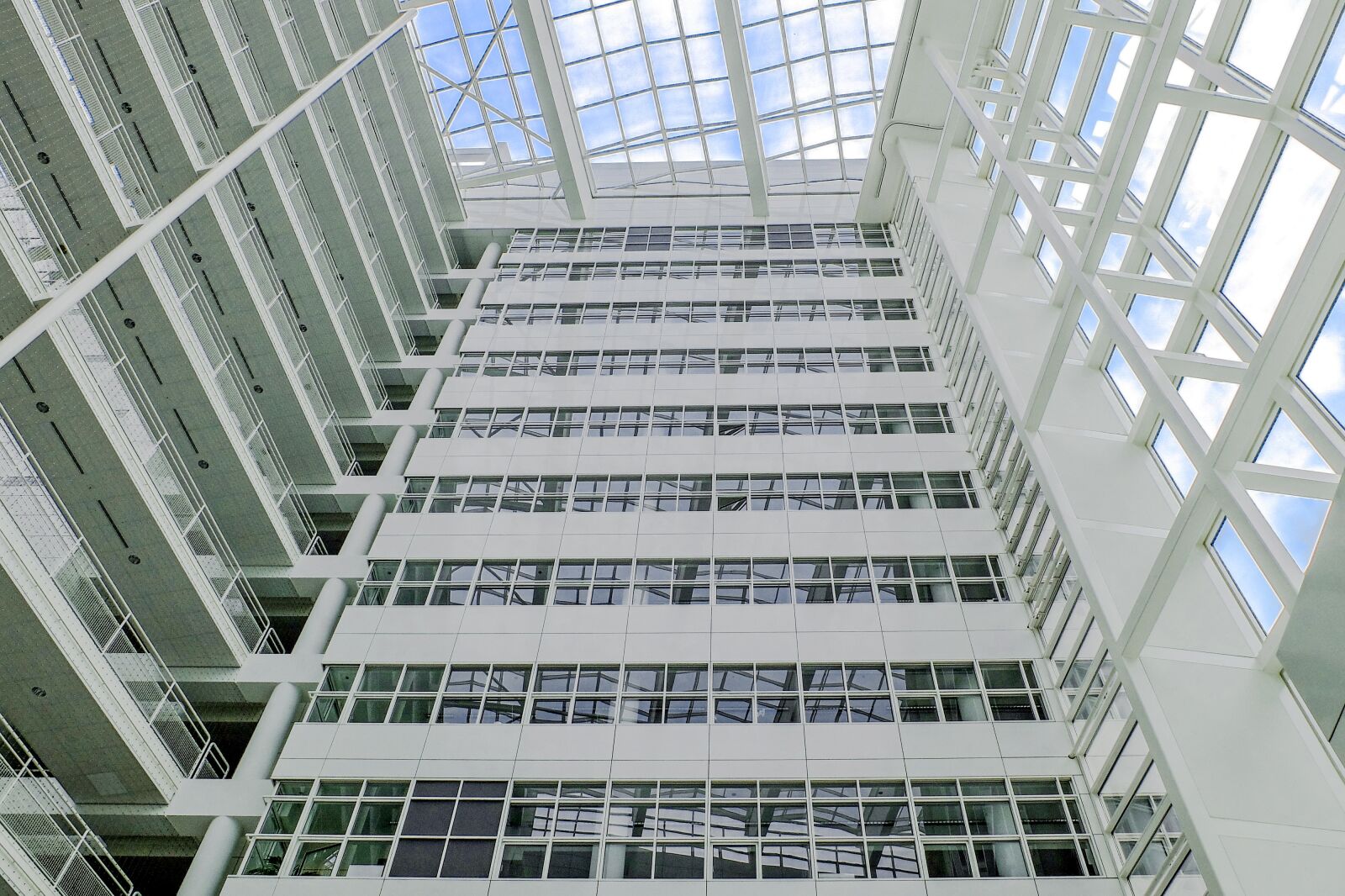 Fujifilm X30 sample photo. Building, urban, modern photography