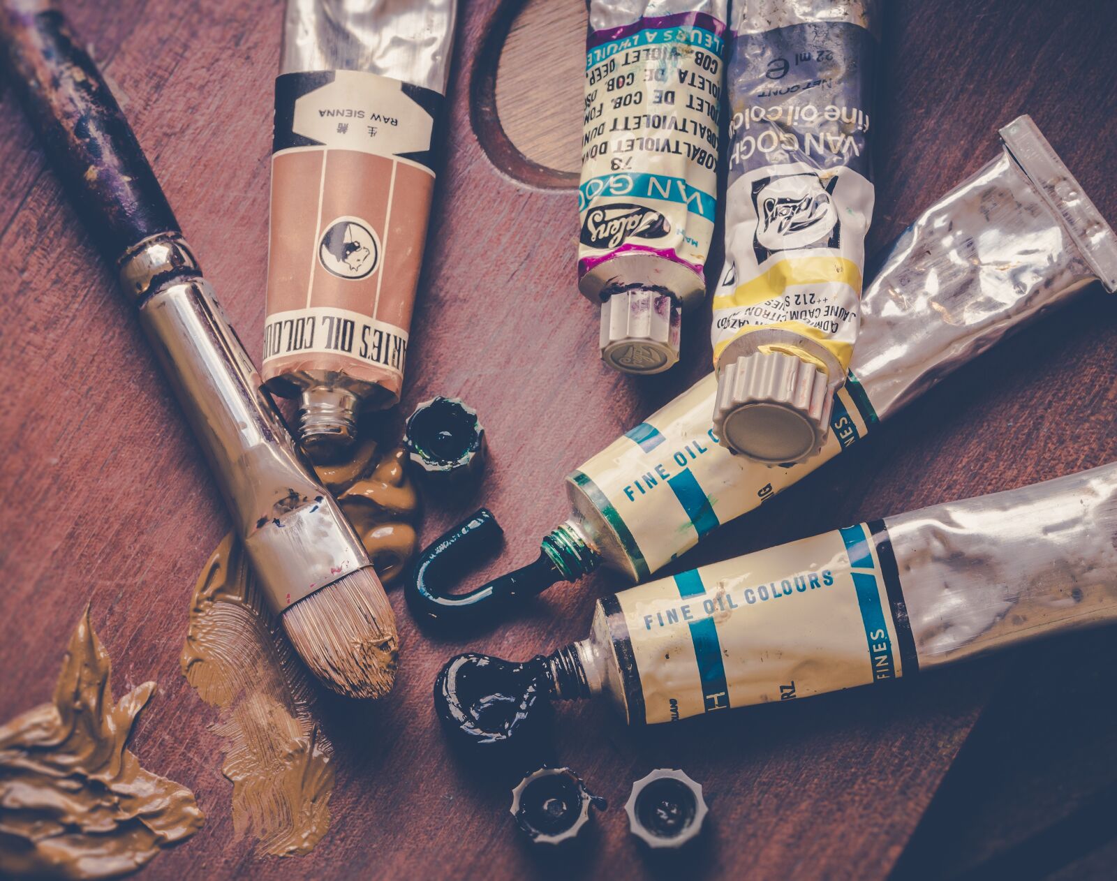 Sony SLT-A58 + 105mm F2.8 sample photo. Paint, arts, artist photography