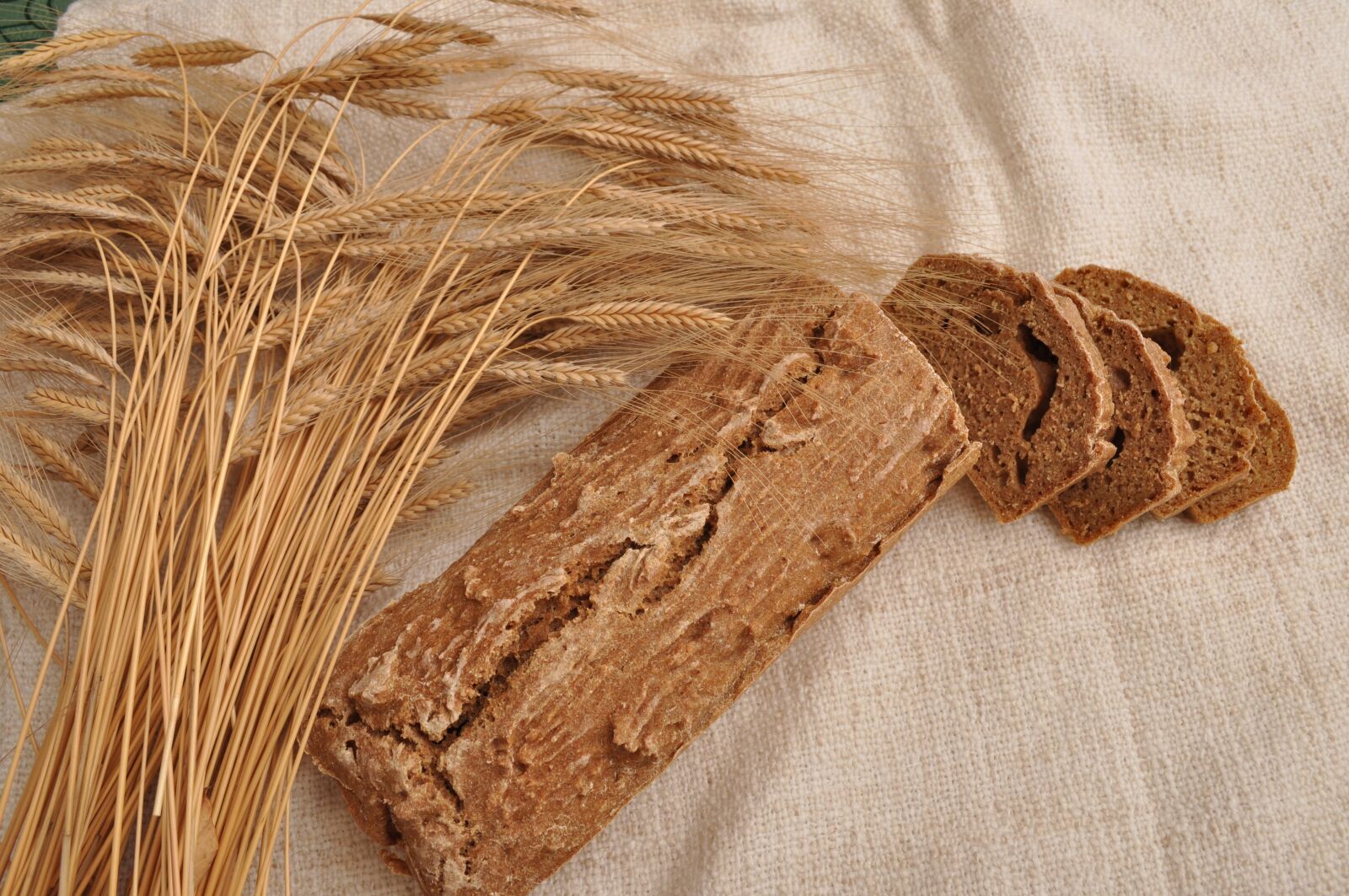 Nikon D90 sample photo. Bread, seed, einkorn photography