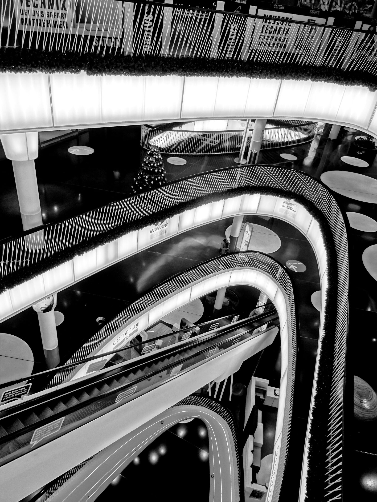 Sony Cyber-shot DSC-HX50V sample photo. Frankfurt, myzeil, stairs photography
